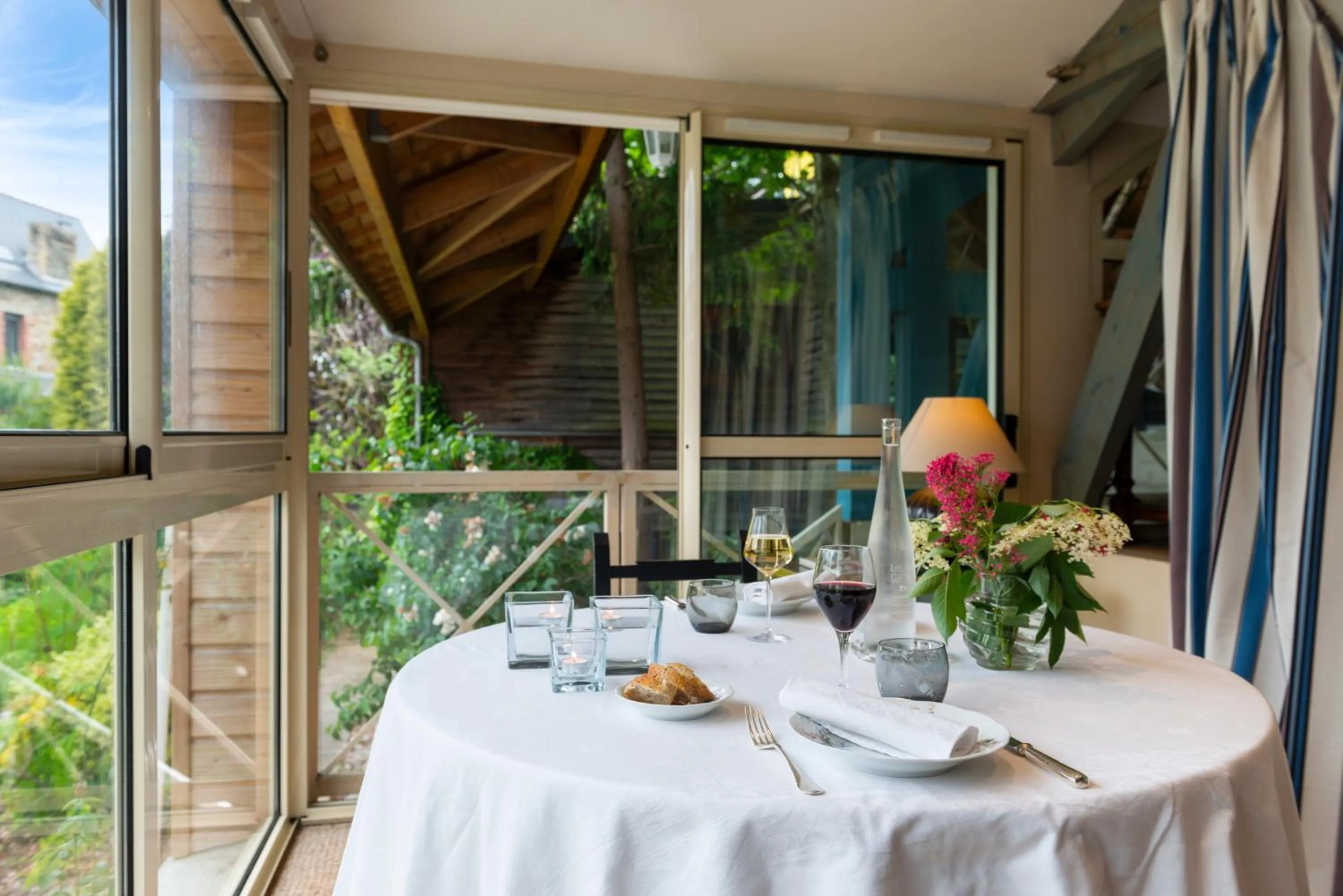 Dinner, Restaurant/Places to Eat in Lecoq Gadby