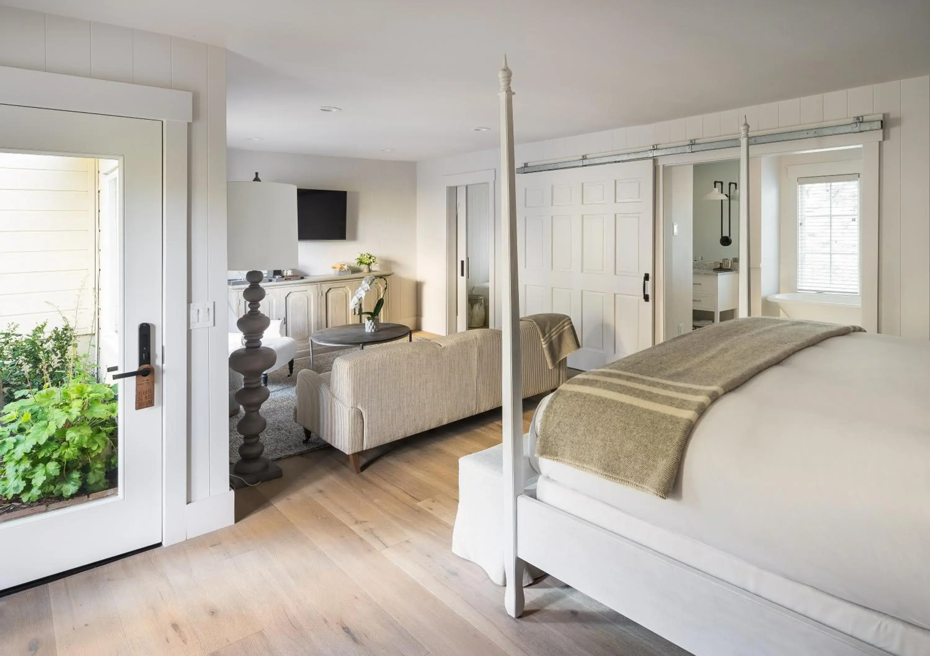 Suite in Farmhouse Inn Suite in Farmhouse Inn