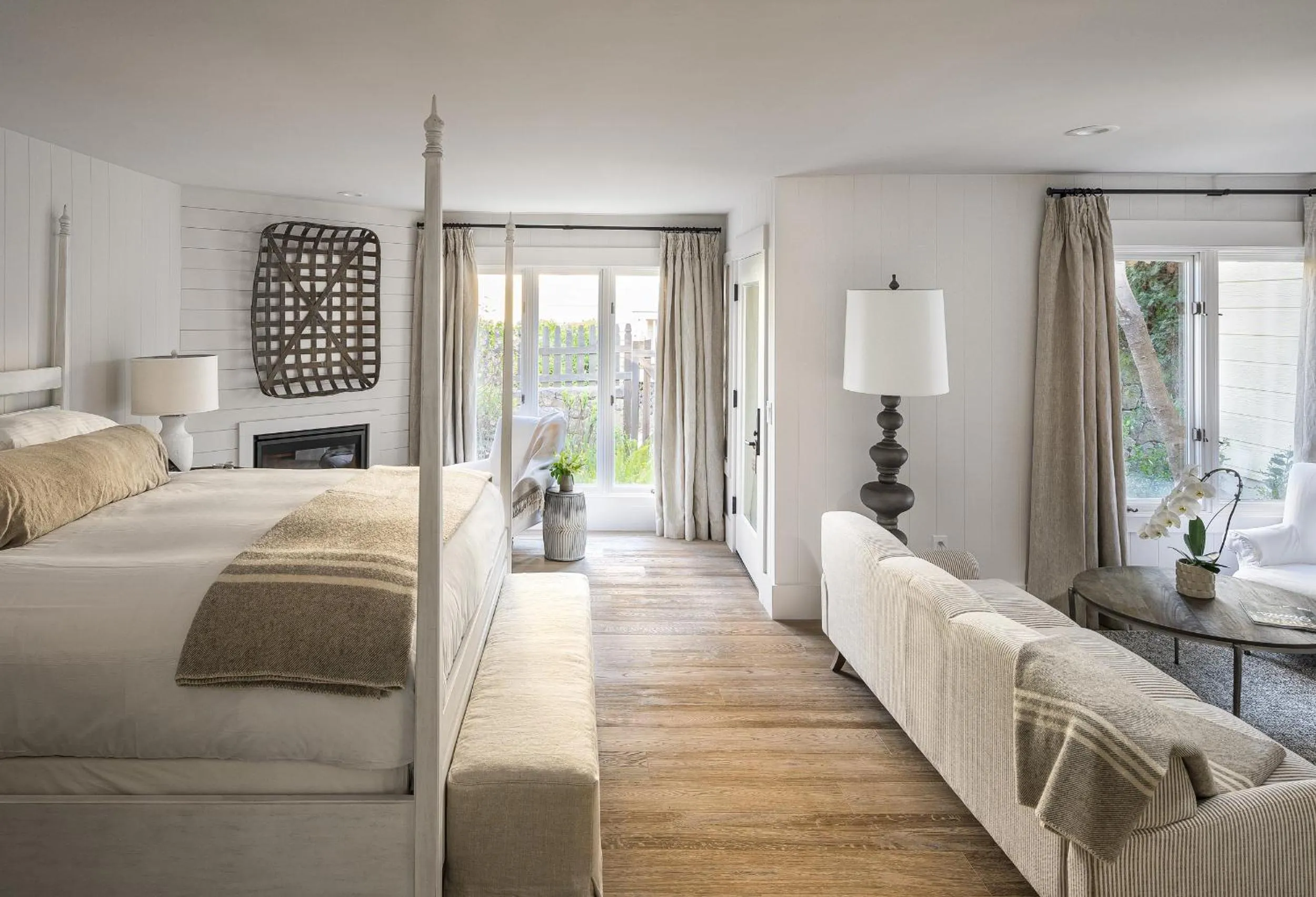 Bed in Farmhouse Inn