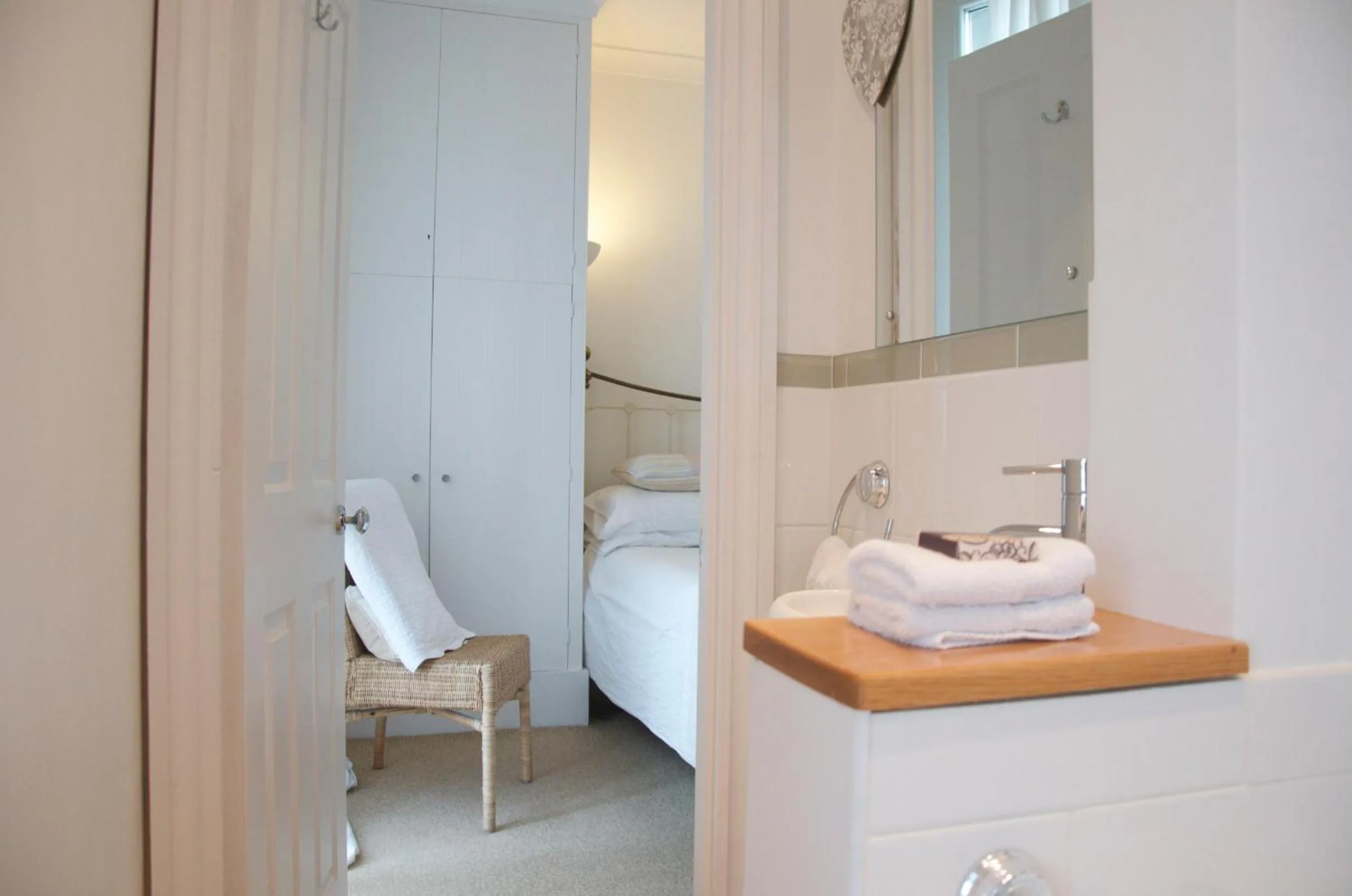 Bathroom, Bed in Onefifty