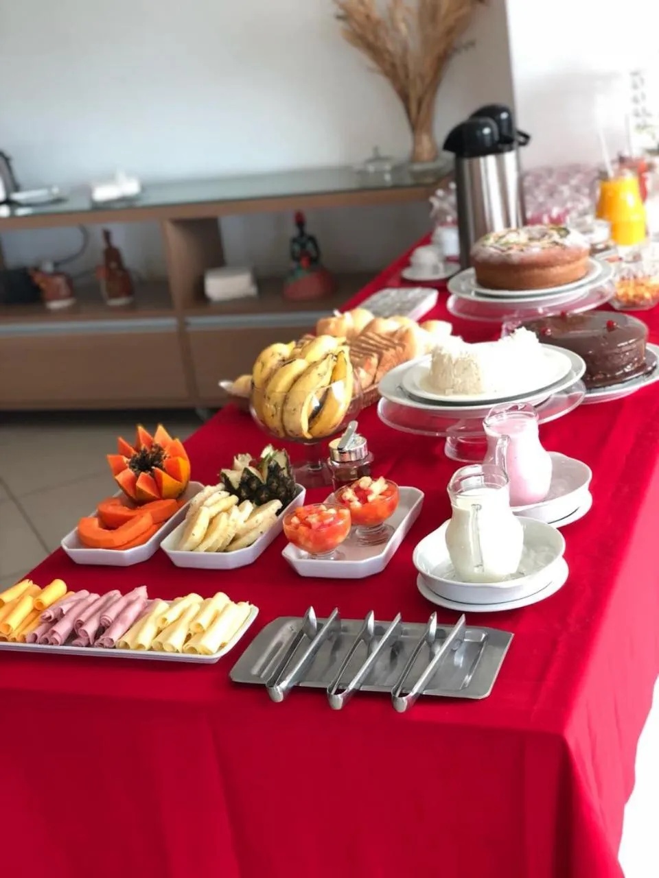 Restaurant/places to eat in Cambuci Hotel