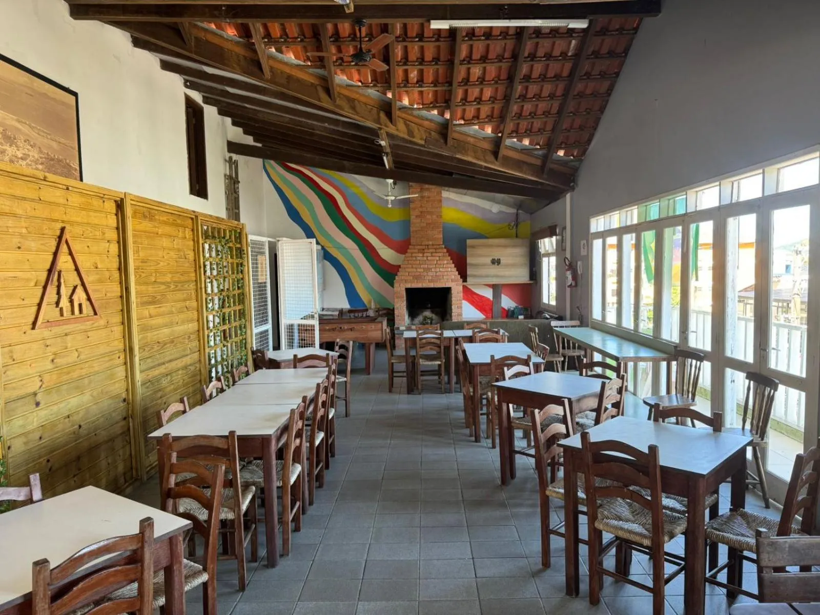 Dining area in Hostel Canasvieiras