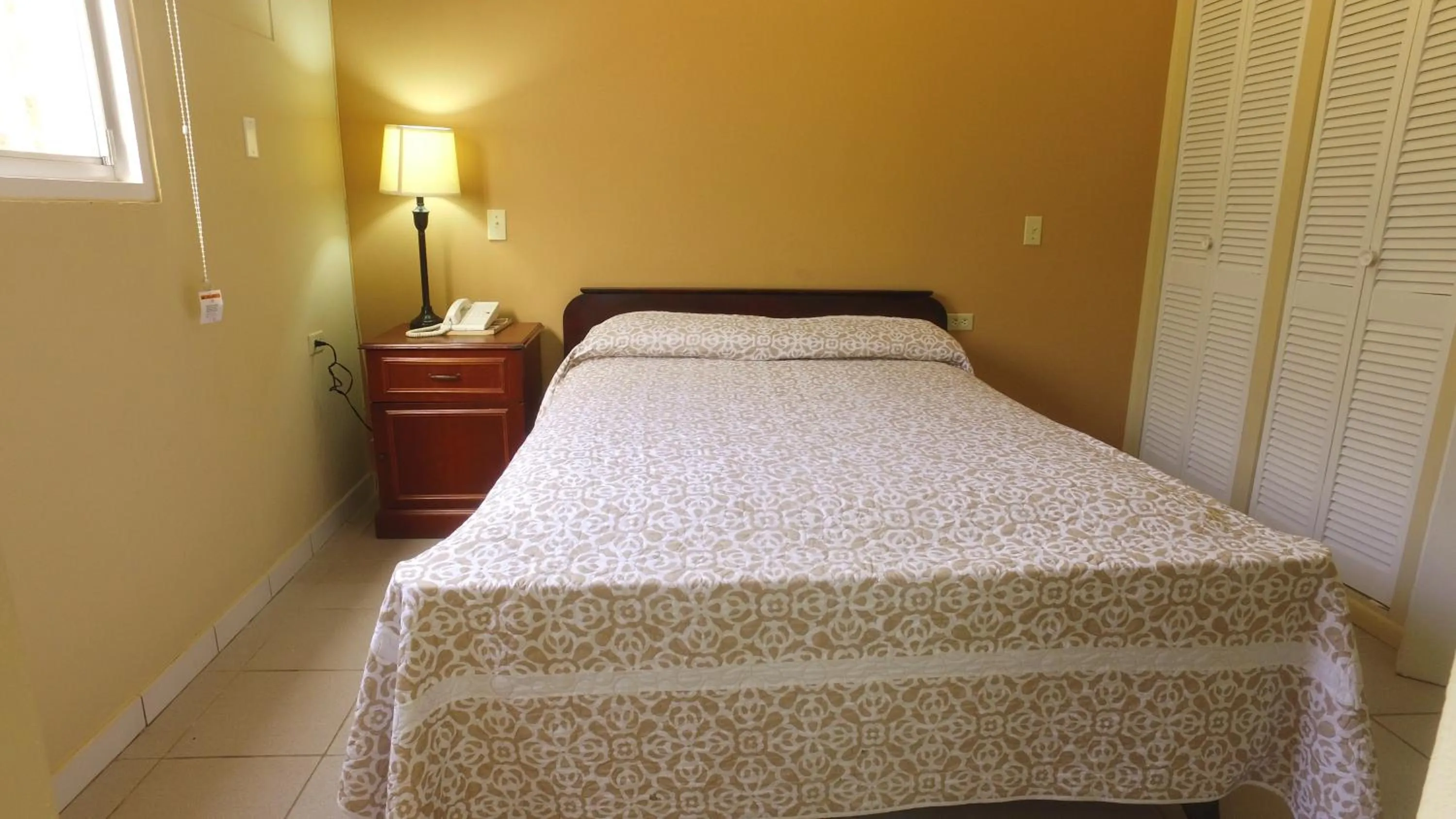 Bedroom, Bed in Coconut Inn