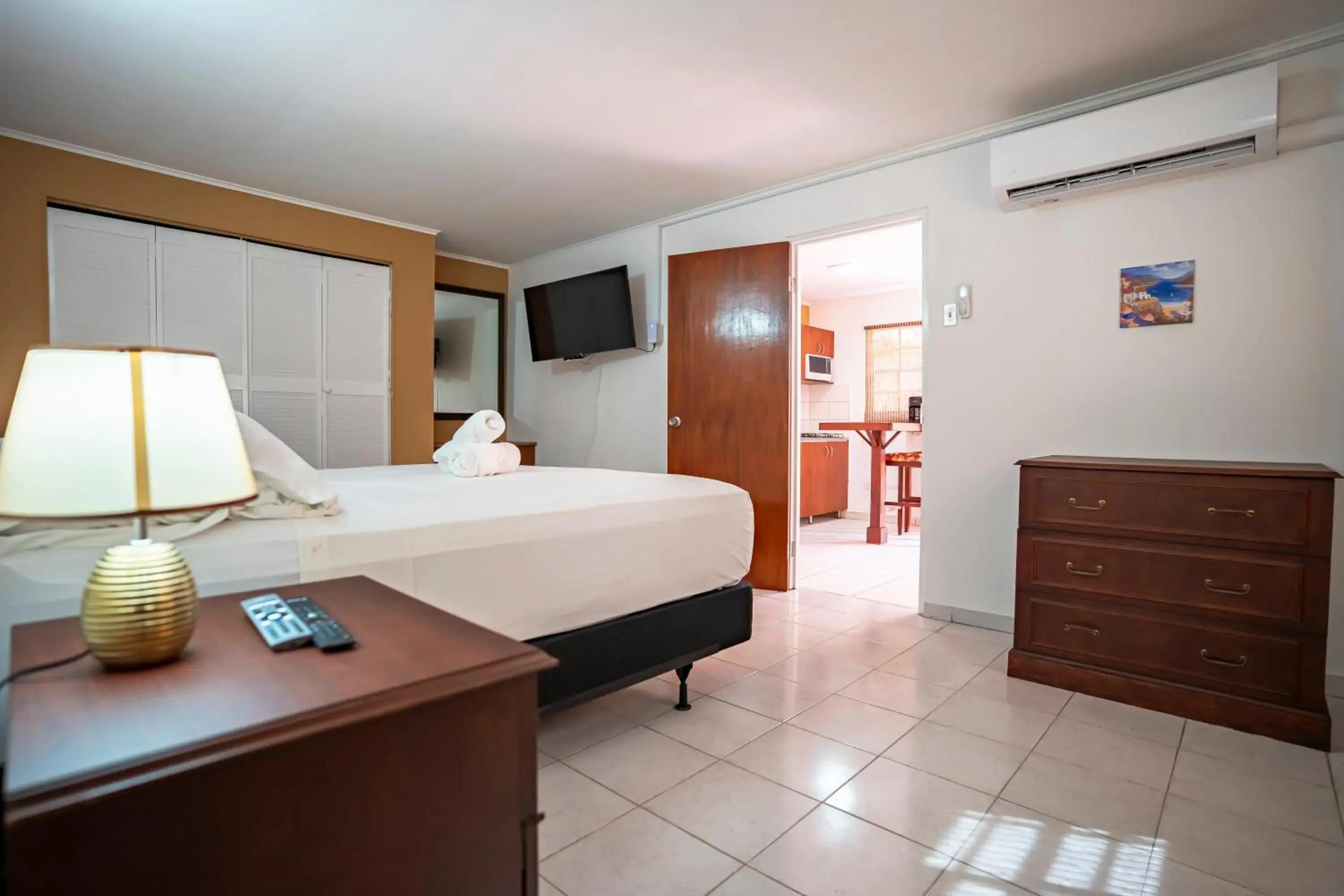 Photo of the whole room, Bed in Coconut Inn Photo of the whole room, Bed in Coconut Inn