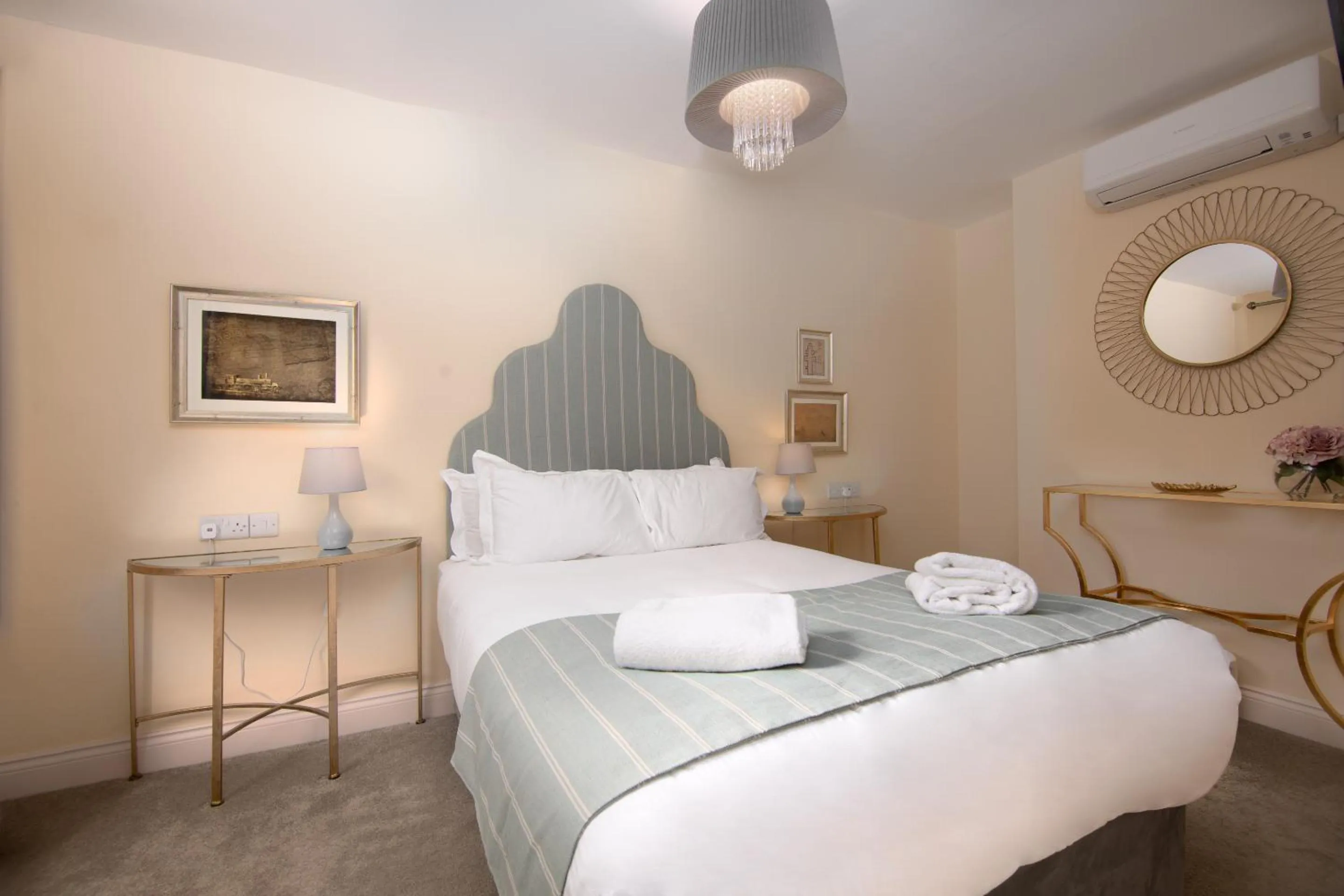 Bedroom, Bed in Caboose