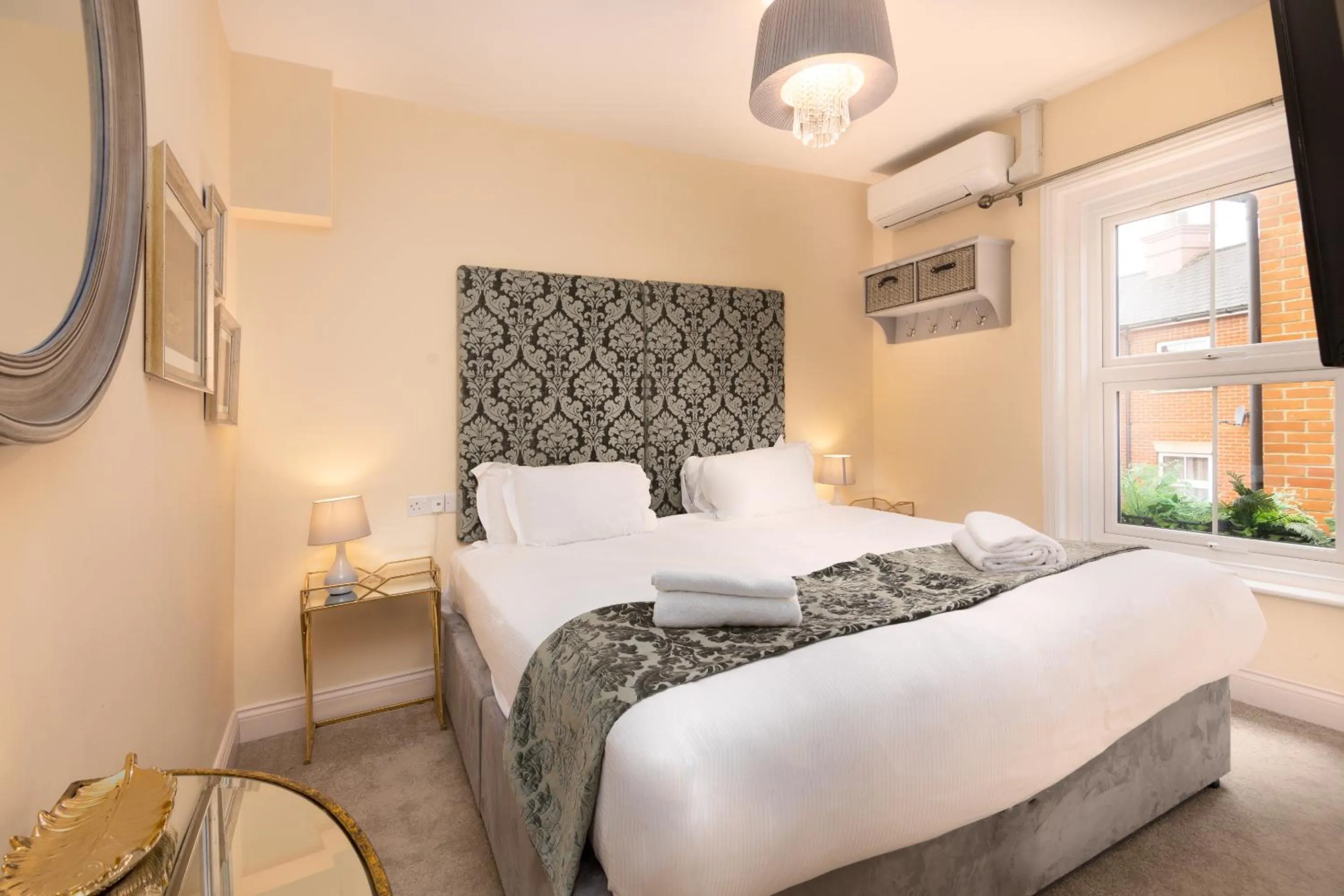 Bedroom, Bed in Caboose