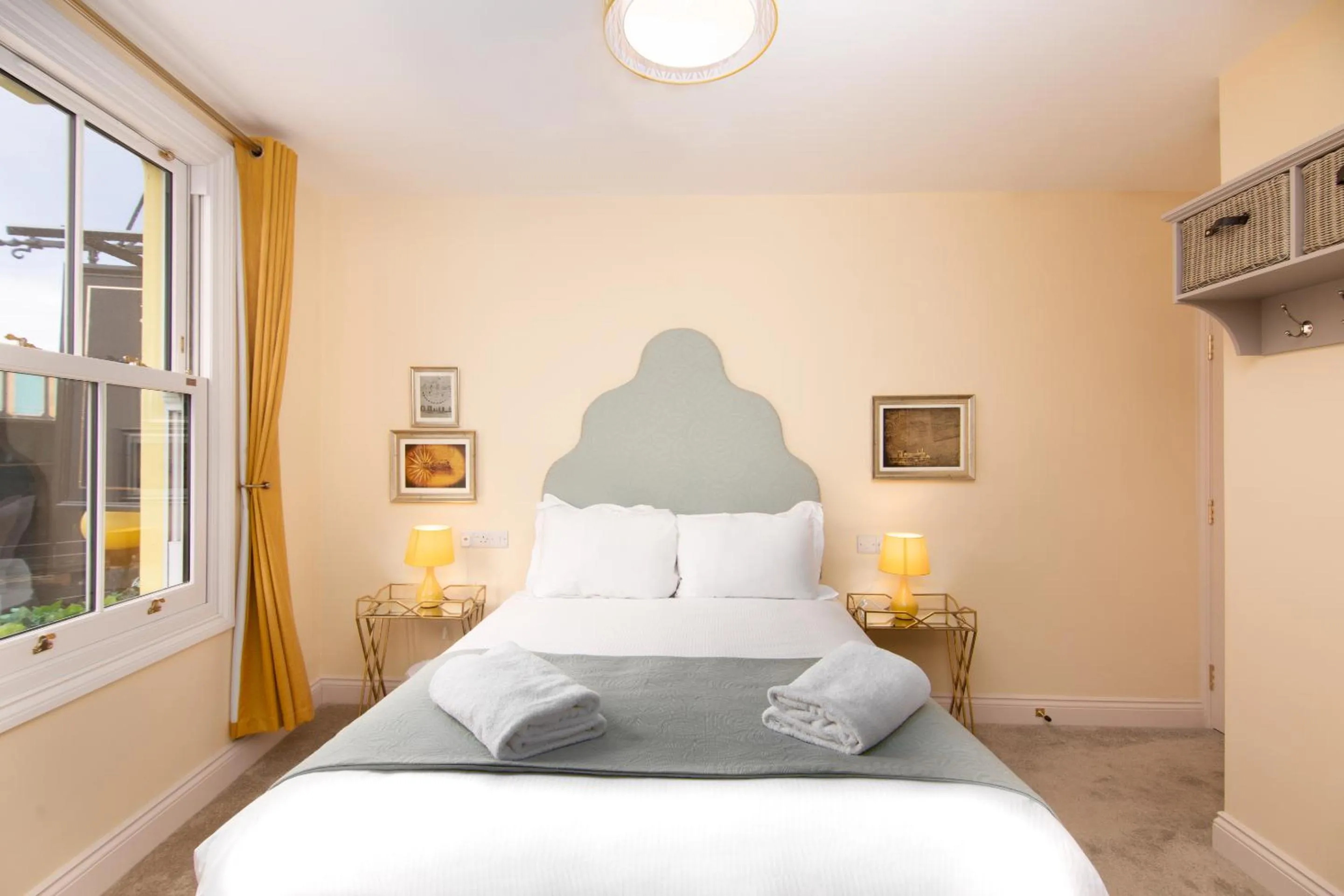 Bedroom, Bed in Caboose