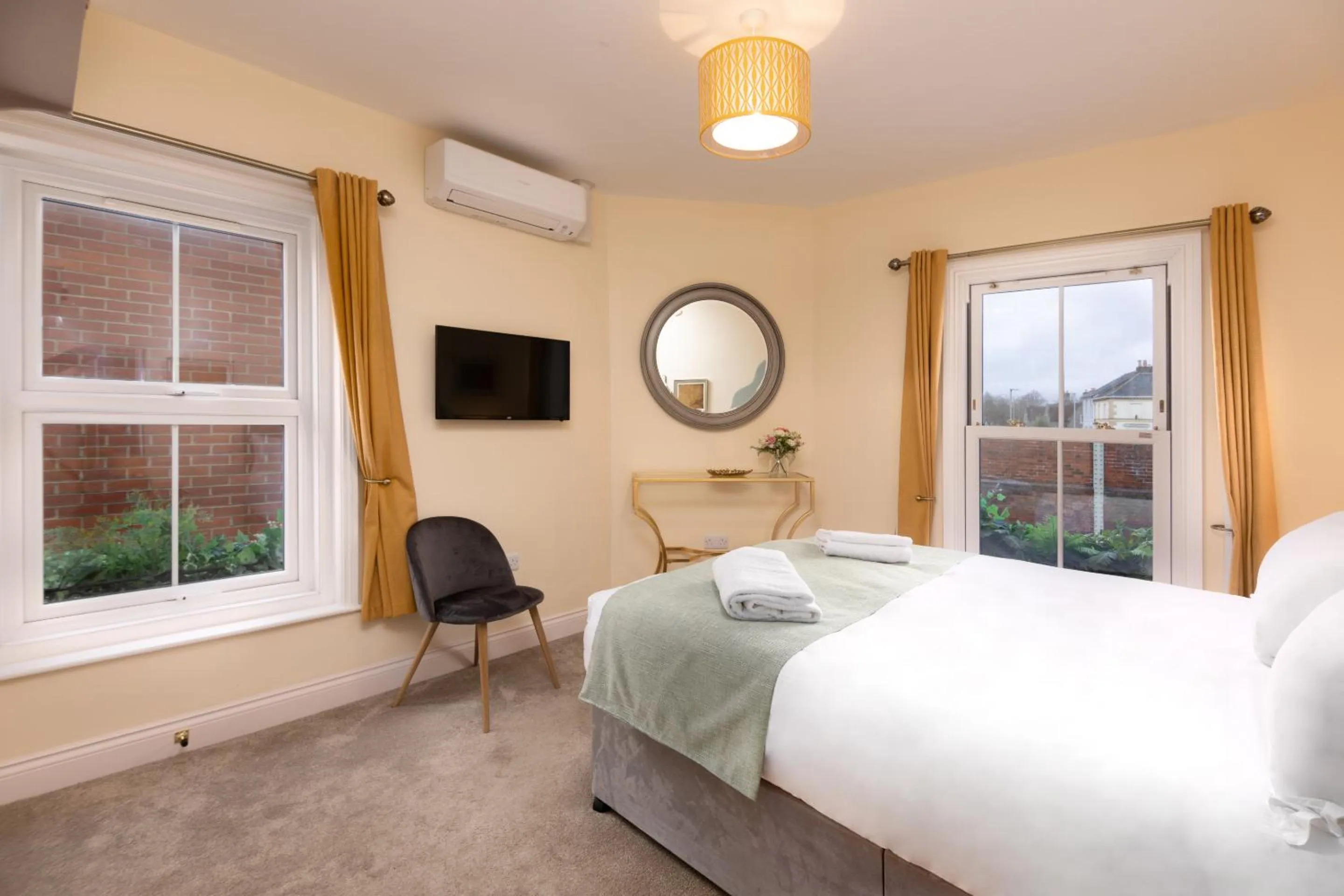 Bedroom, Bed in Caboose