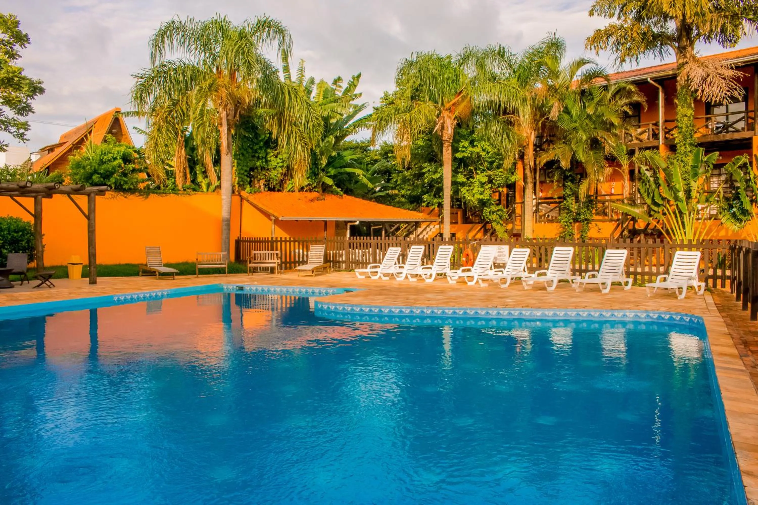 Swimming pool in Pousada Canto Grande