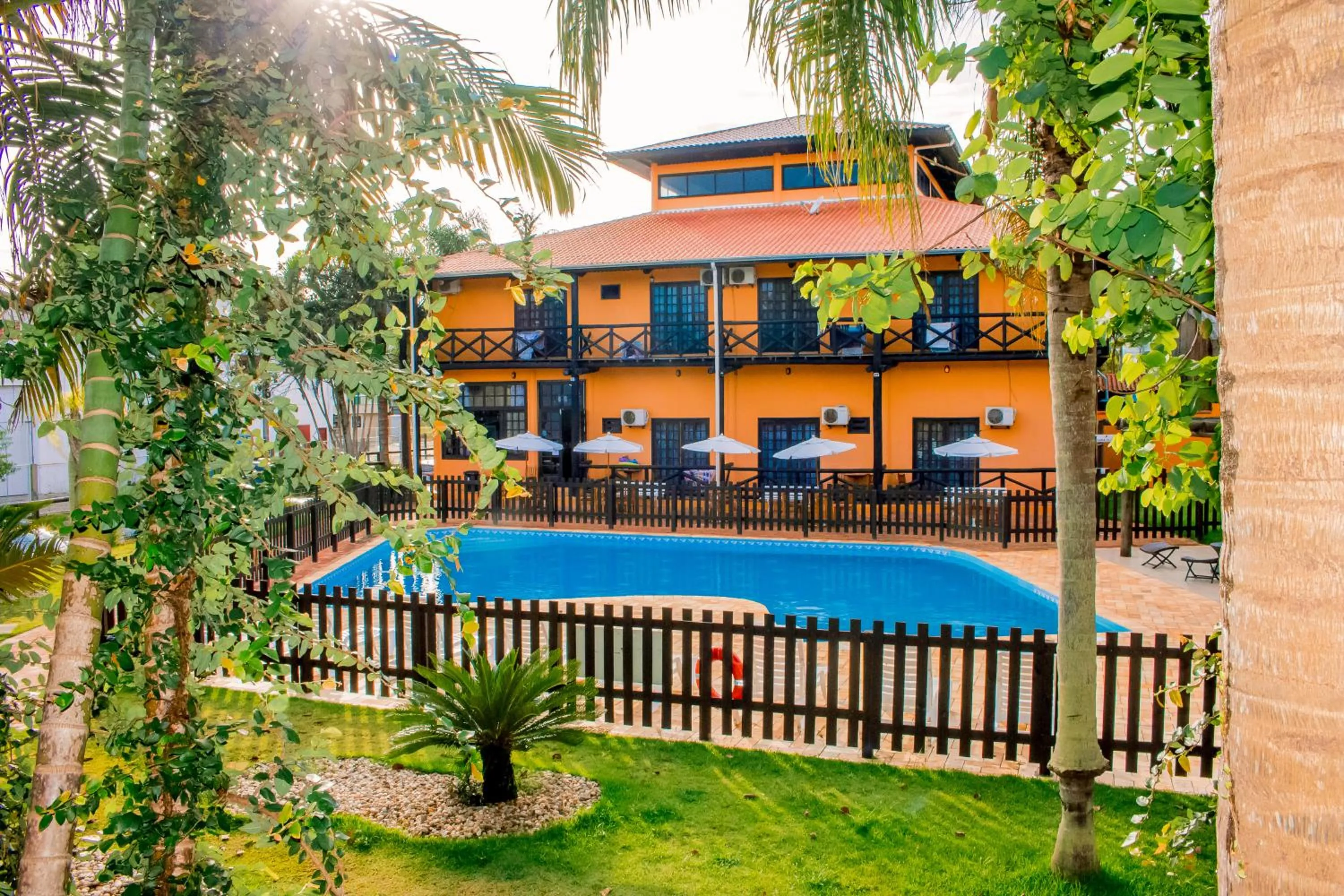 Swimming pool in Pousada Canto Grande