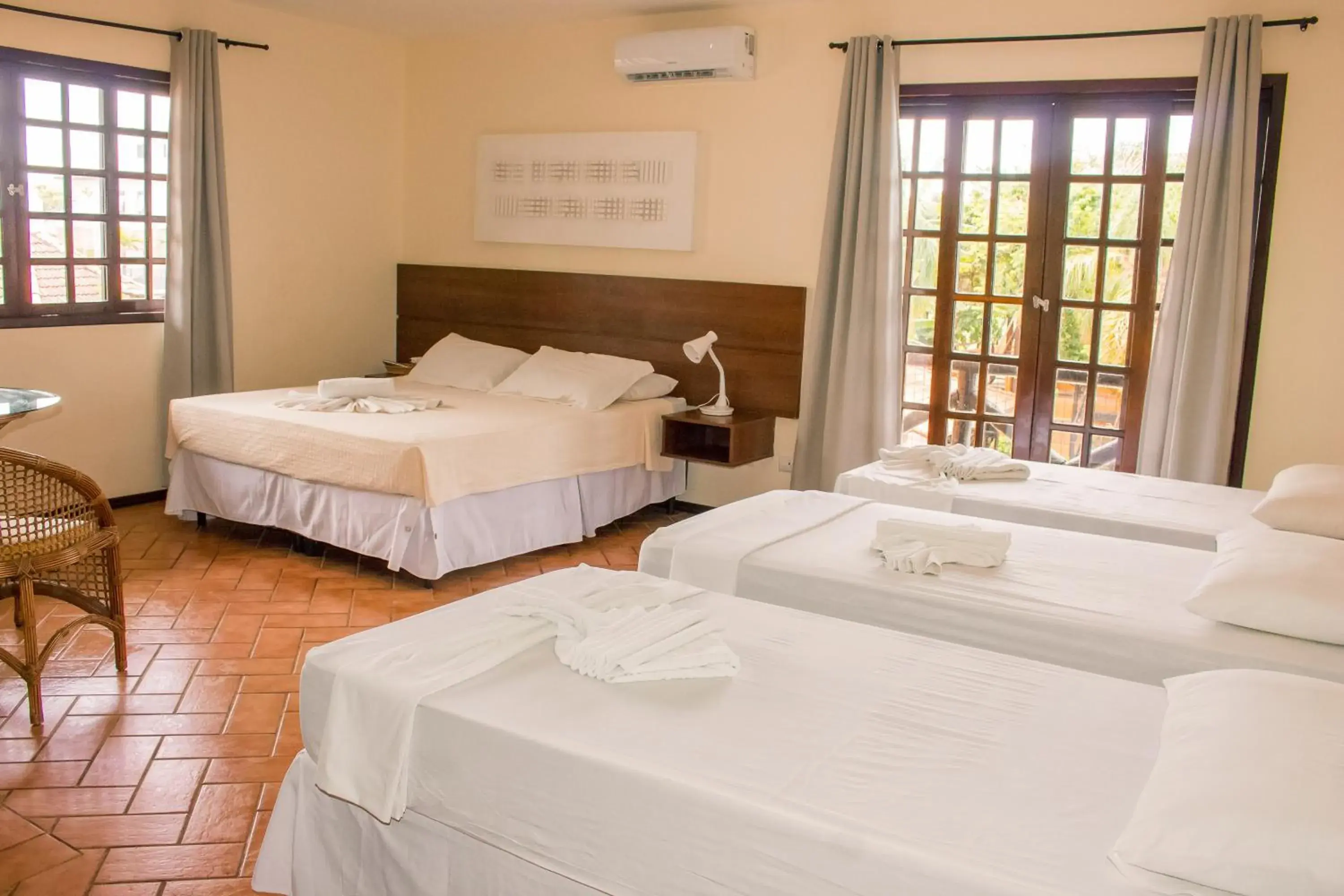Deluxe Family Room in Pousada Canto Grande Deluxe Family Room in Pousada Canto Grande
