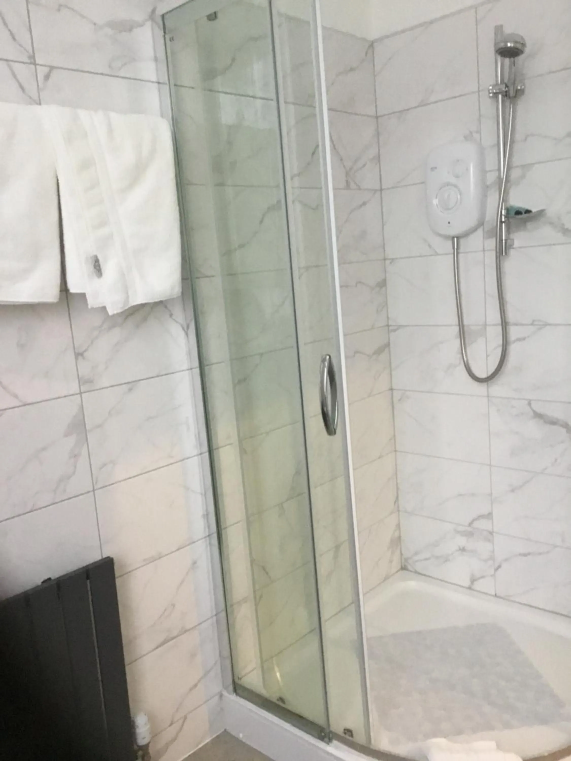 Shower in Helmsman Guesthouse