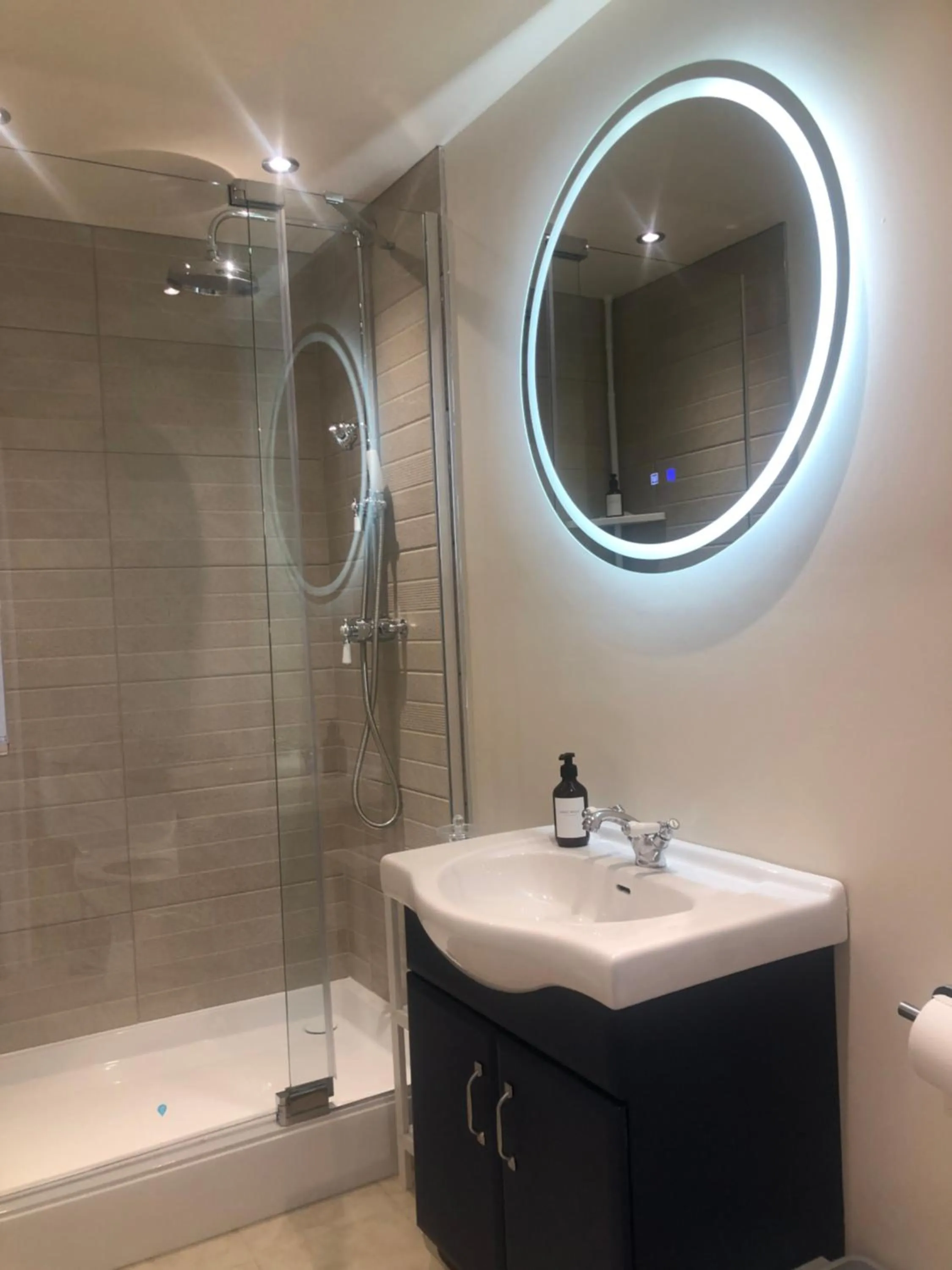 Bathroom in Helmsman Guesthouse