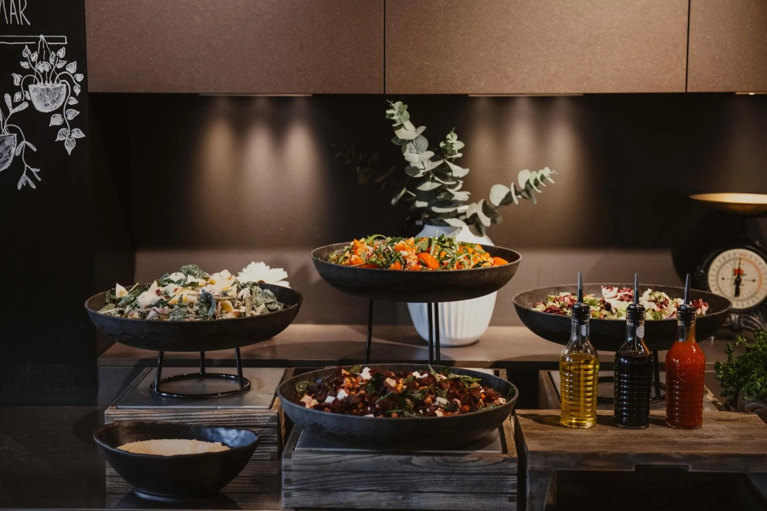 Restaurant/places to eat in Home Hotel Magasinet