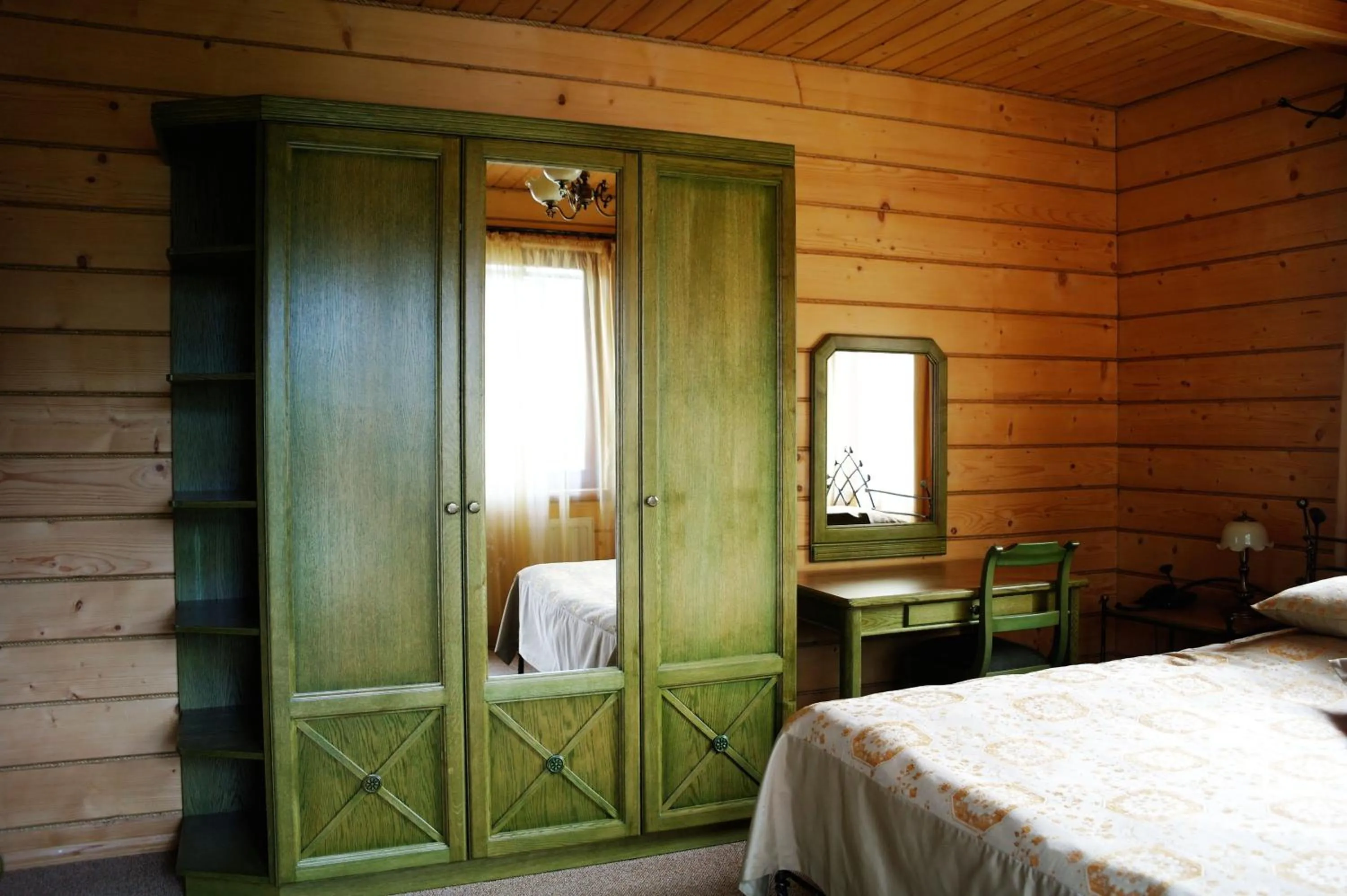 Shower, Bed in Villa Iris
