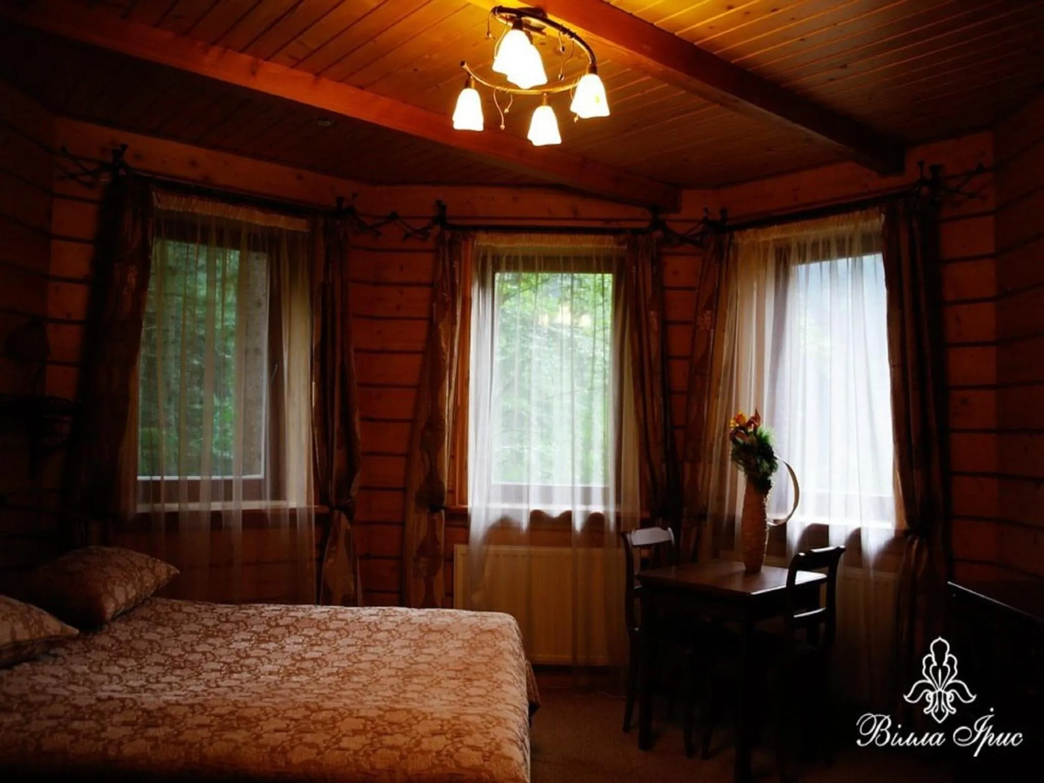Shower, Bed in Villa Iris