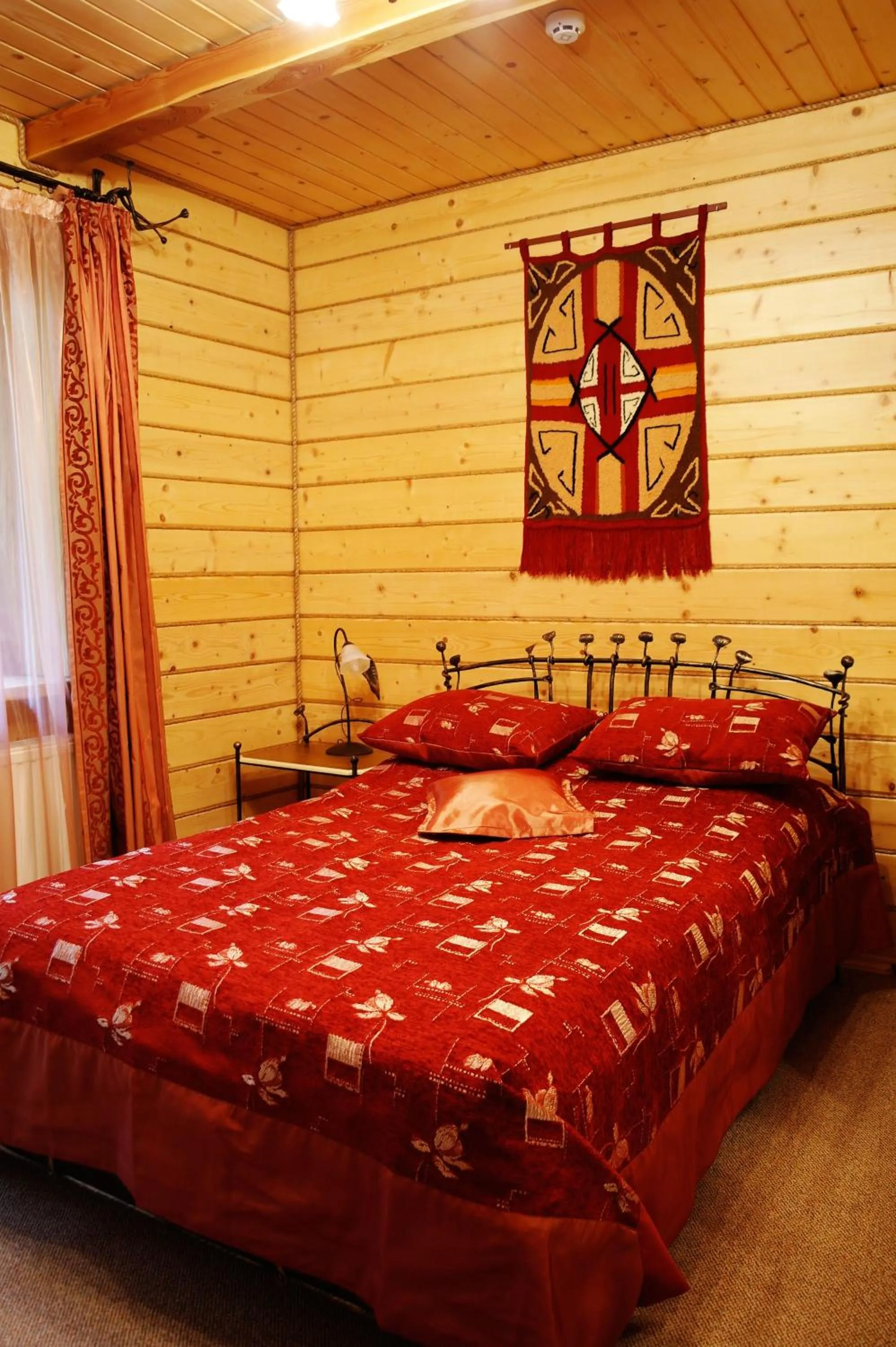 Shower, Bed in Villa Iris