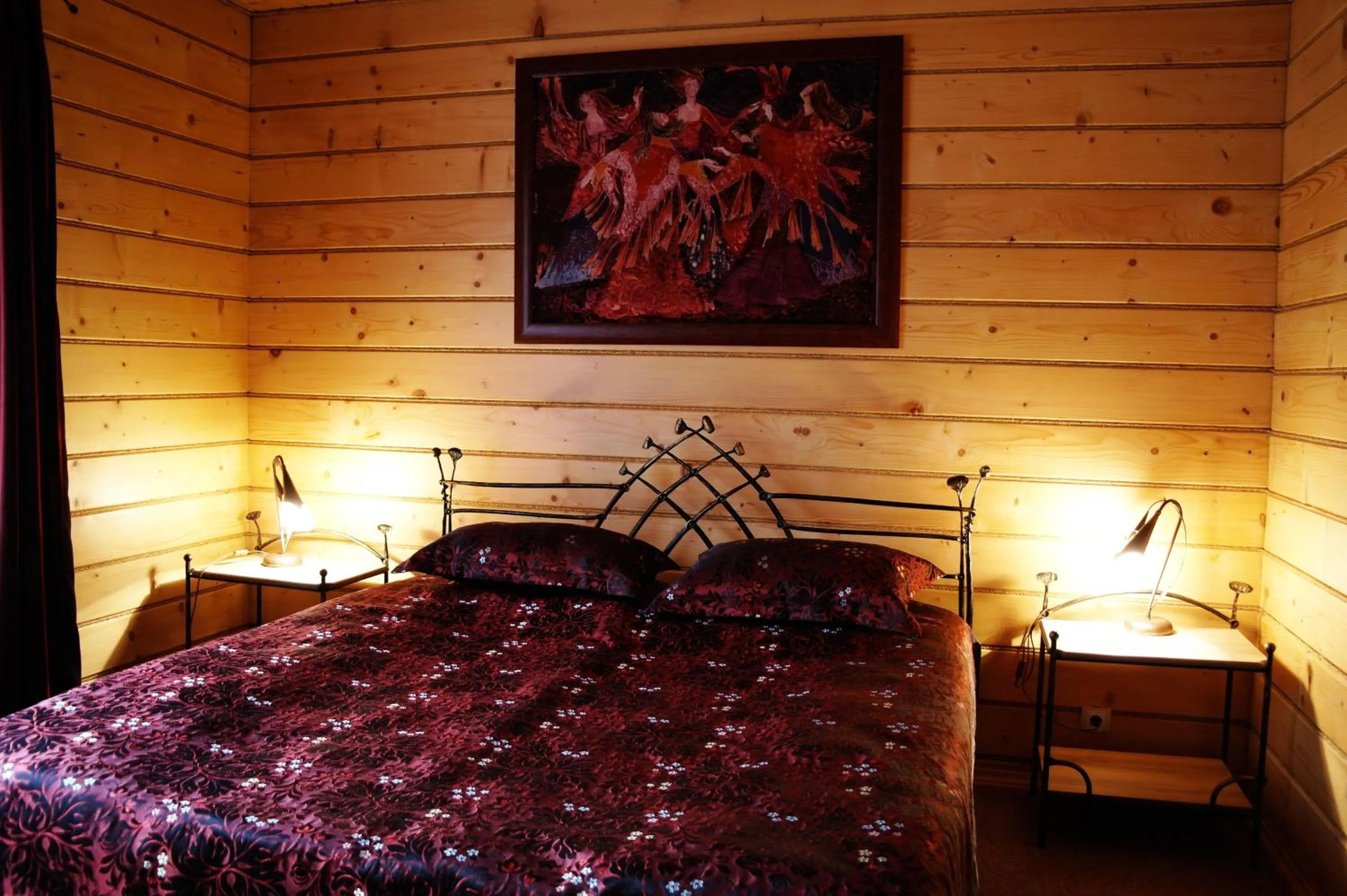 Shower, Bed in Villa Iris