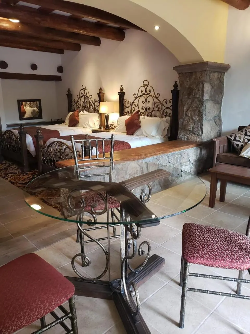 Photo of the whole room in Hotel Quinta Mision