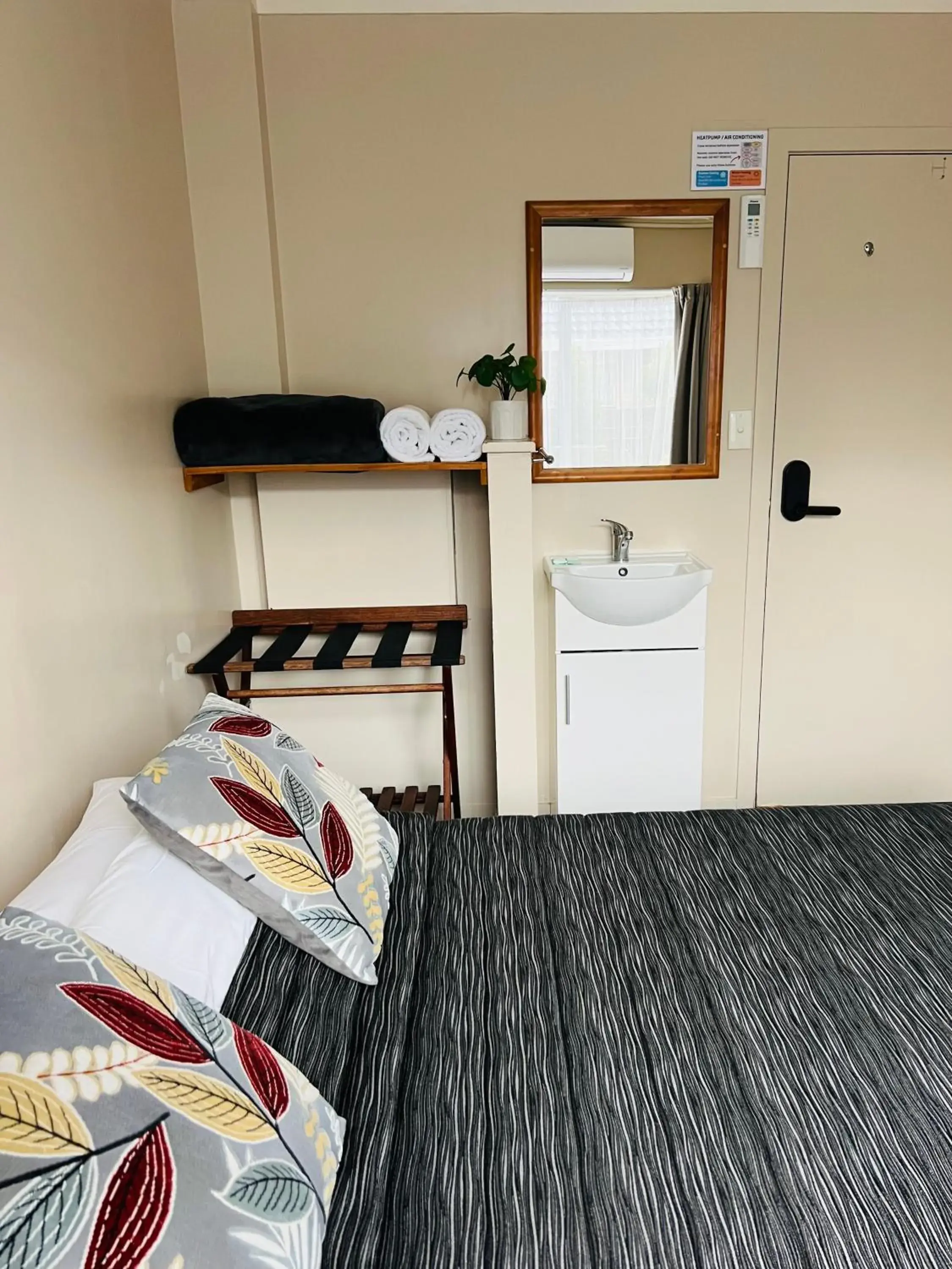 Bed in Seagulls Guesthouse Bed in Seagulls Guesthouse