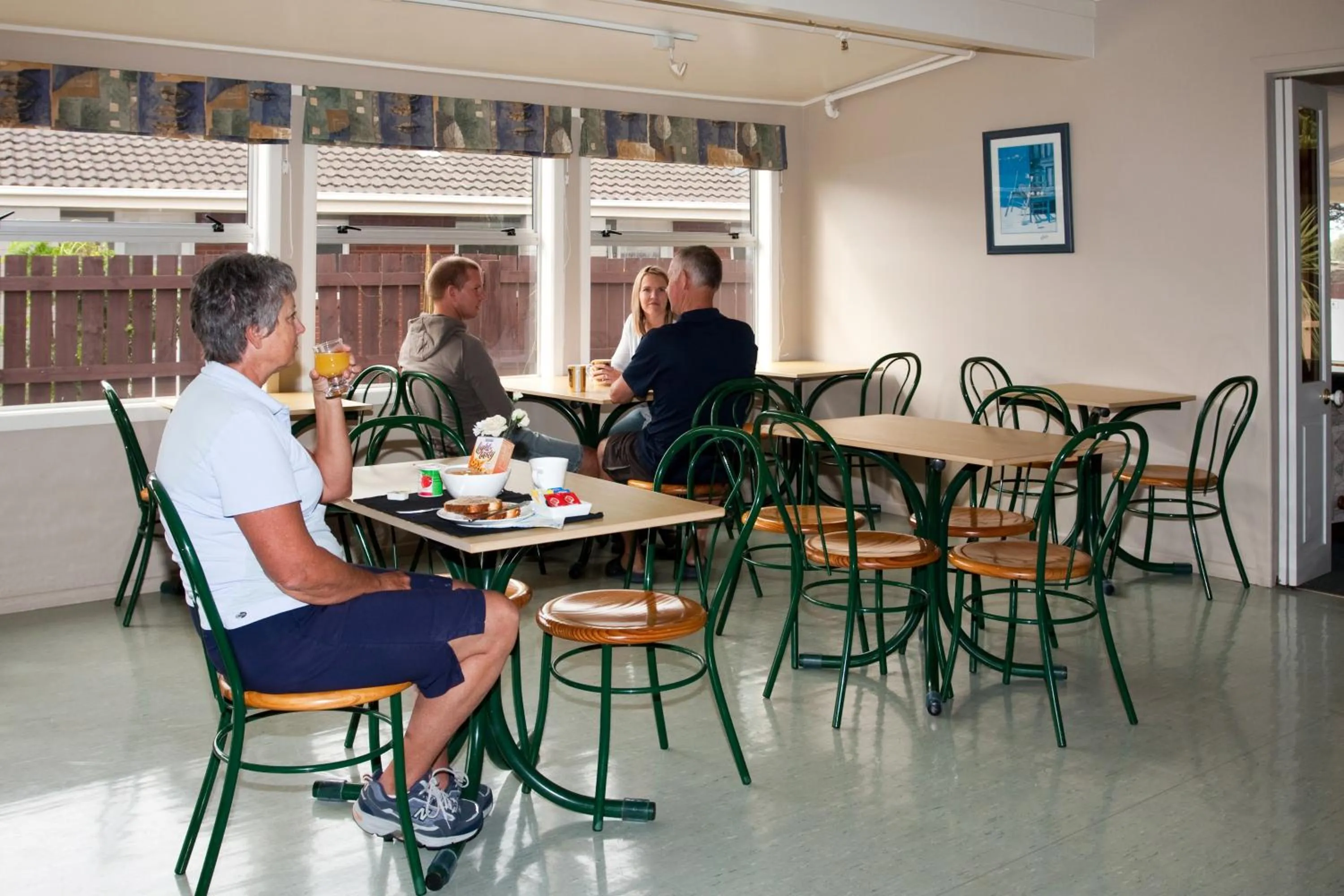 Dining area in Seagulls Guesthouse