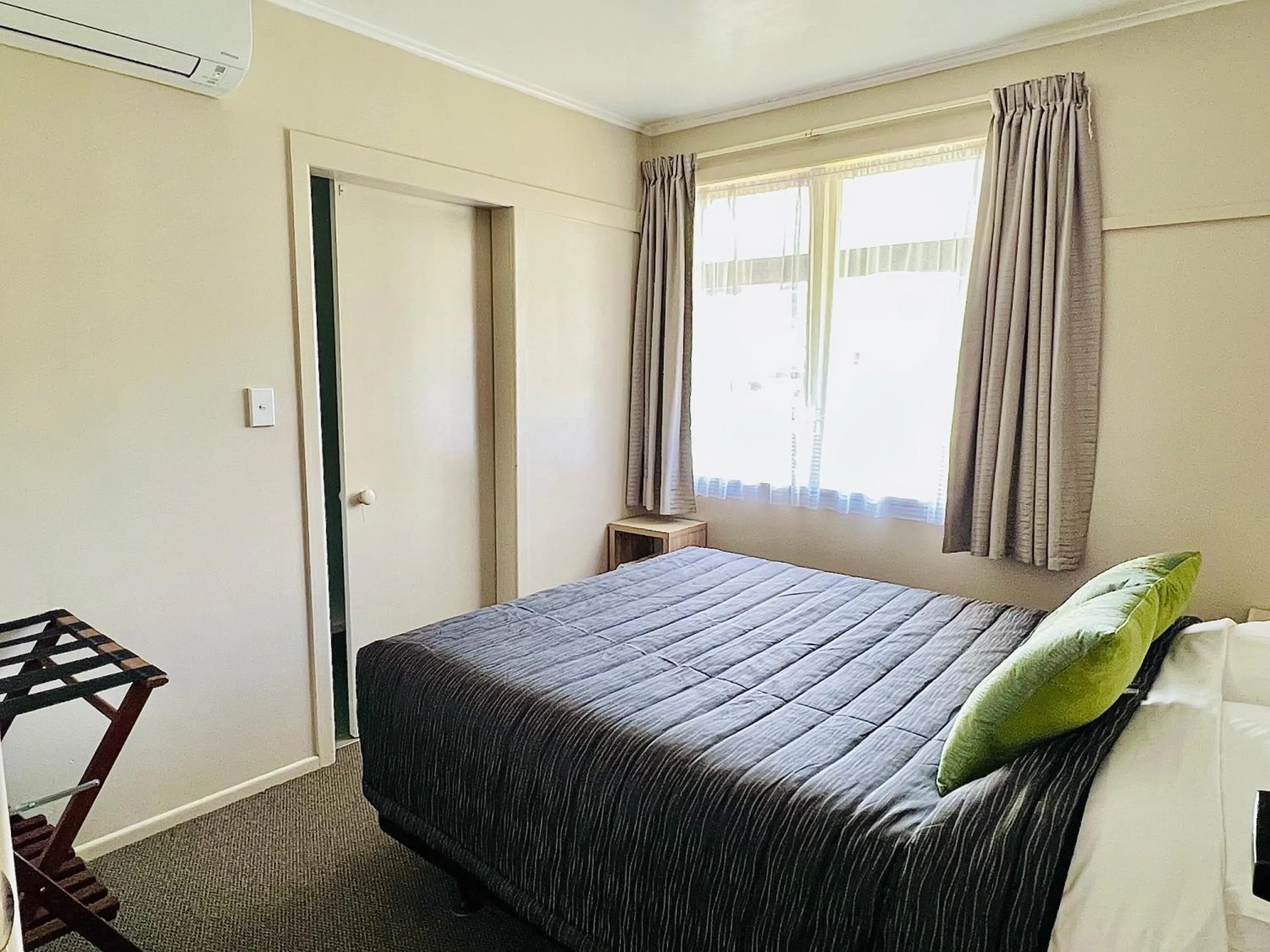 Bed in Seagulls Guesthouse