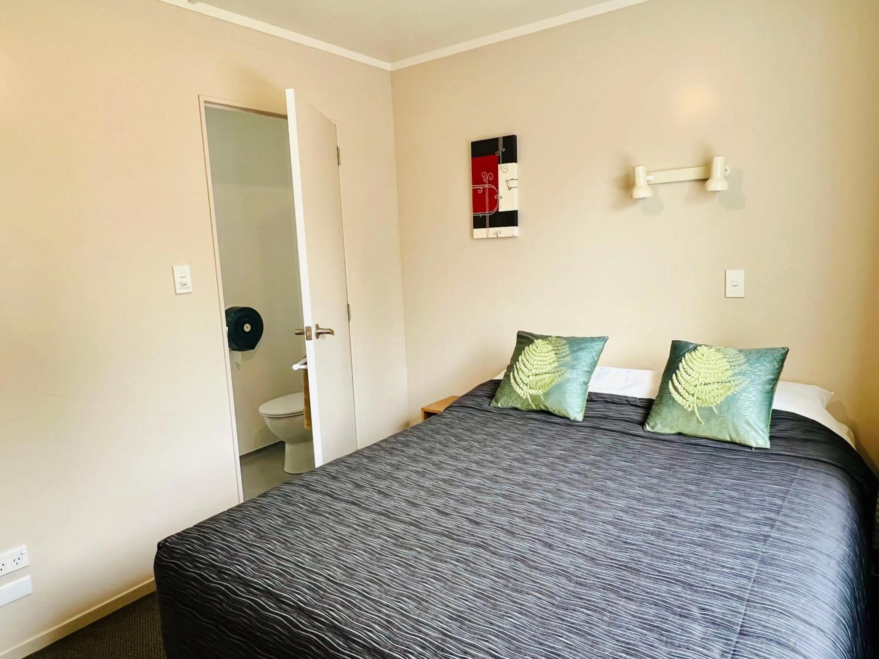 Bed in Seagulls Guesthouse