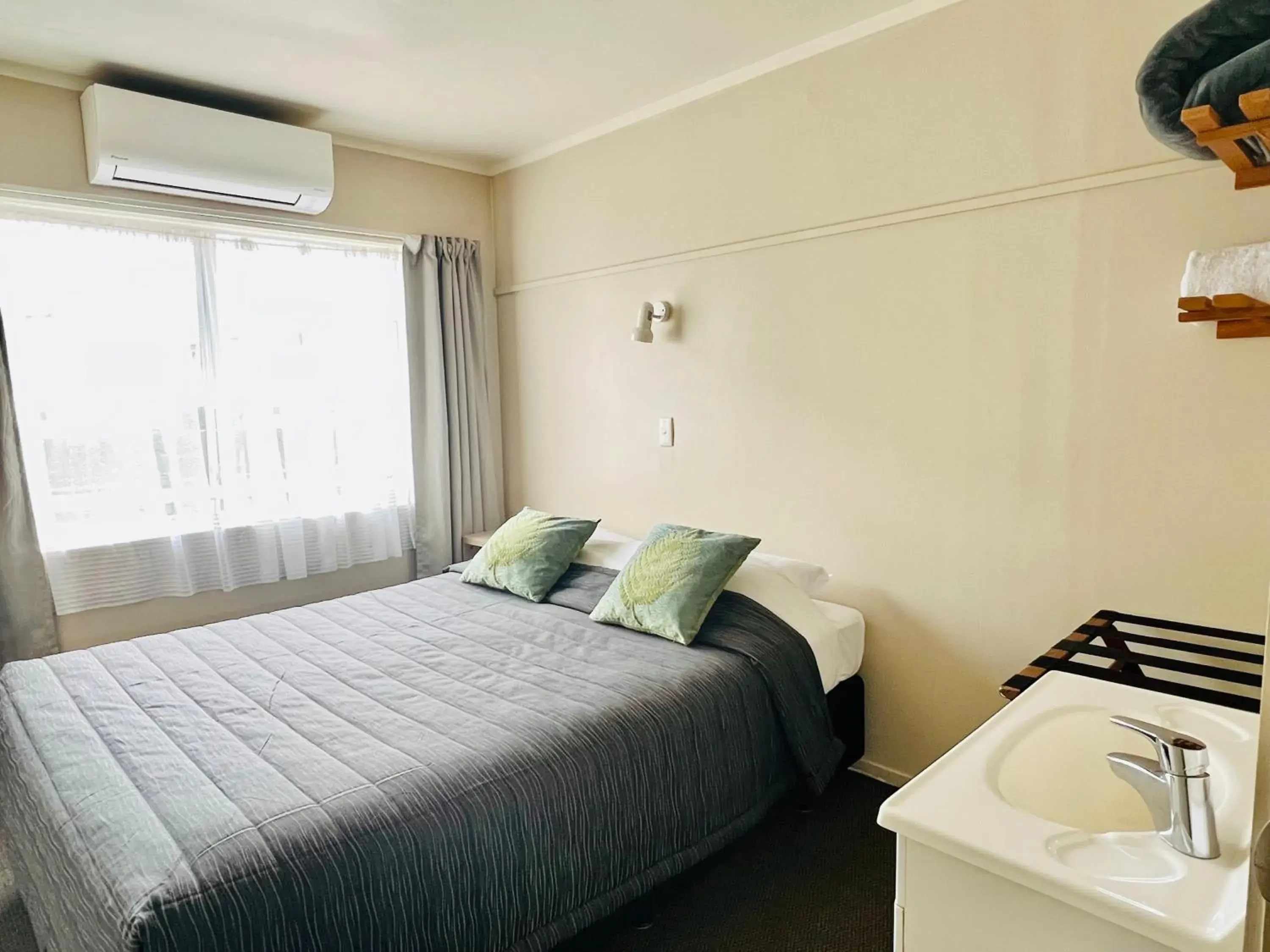 Bed in Seagulls Guesthouse Bed in Seagulls Guesthouse