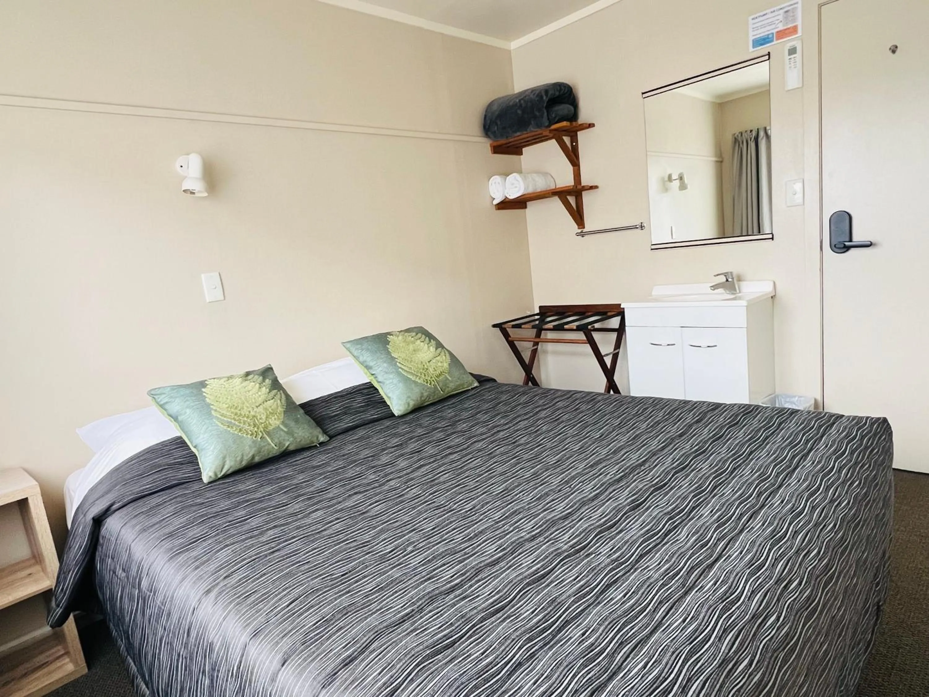 Bed in Seagulls Guesthouse