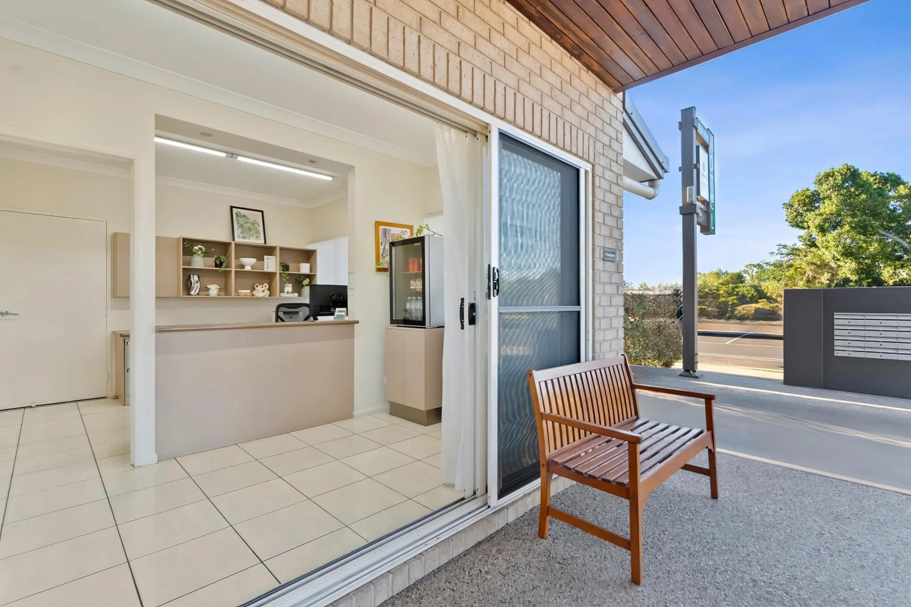 Lobby or reception in Emerald Inn by Travellers