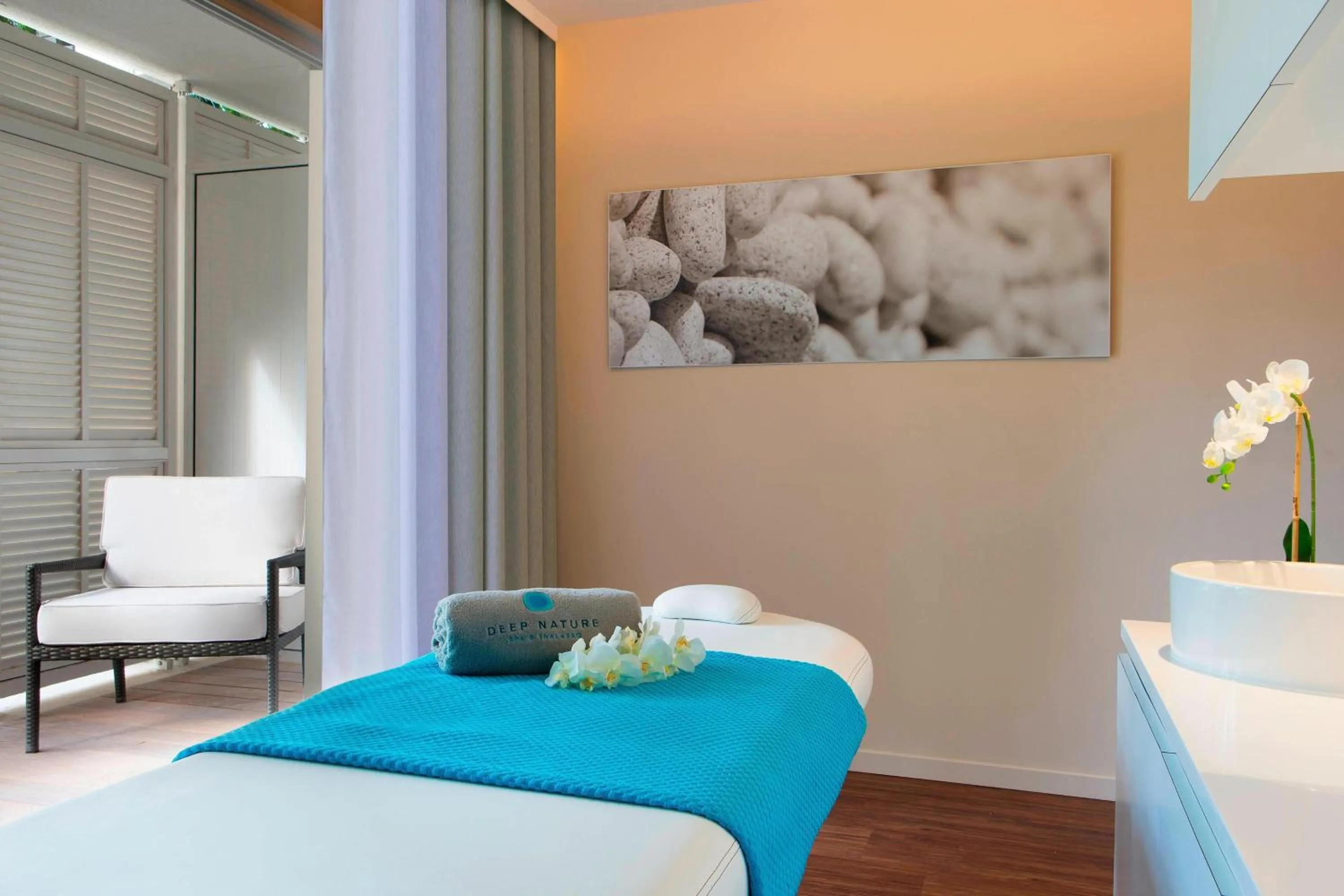 Spa and wellness centre/facilities, Bed in Le Méridien Nouméa Resort & Spa