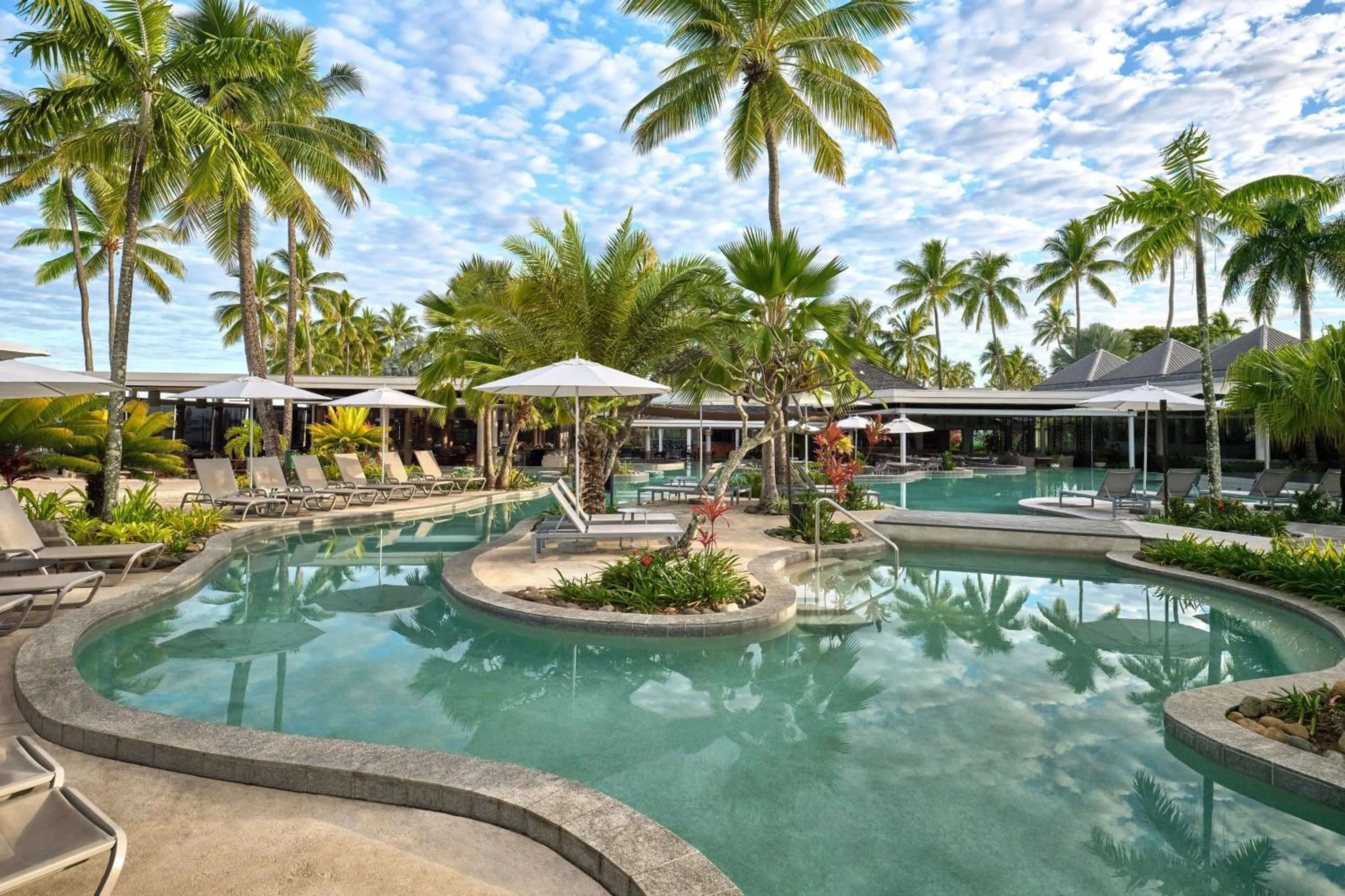 Swimming pool in Sheraton Fiji Golf & Beach Resort