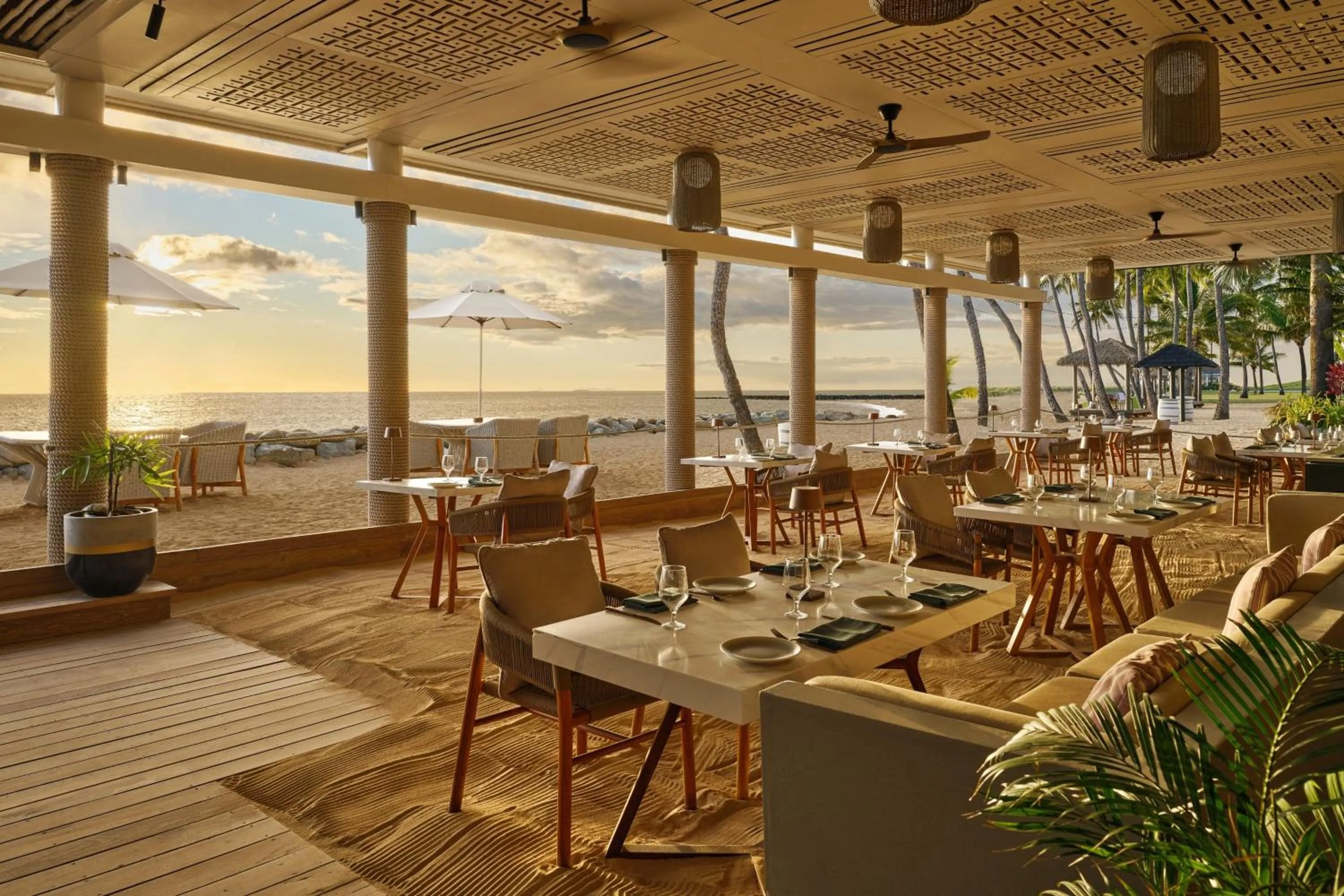 Lounge or bar in Sheraton Fiji Golf & Beach Resort