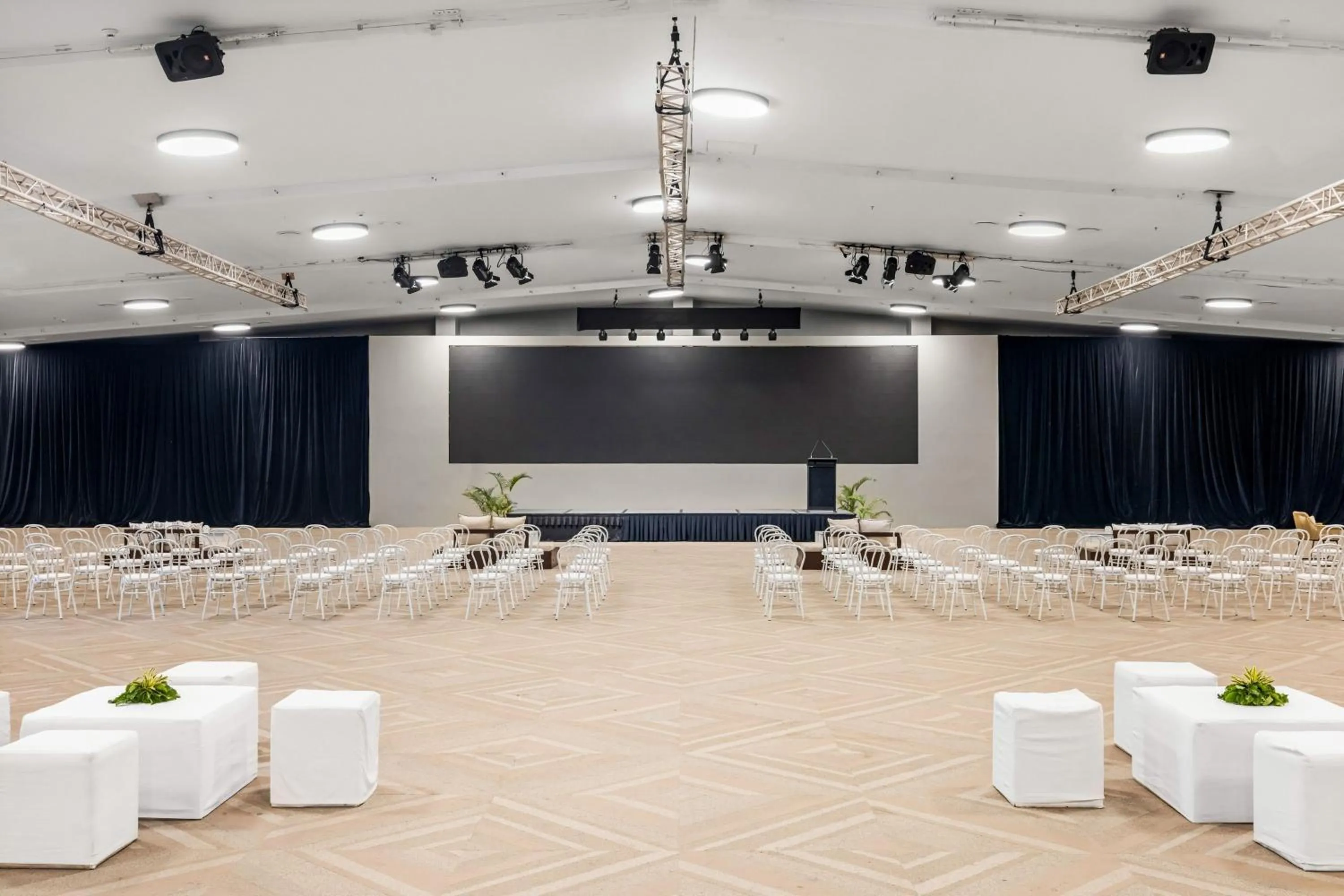 Meeting/conference room in Sheraton Fiji Golf & Beach Resort