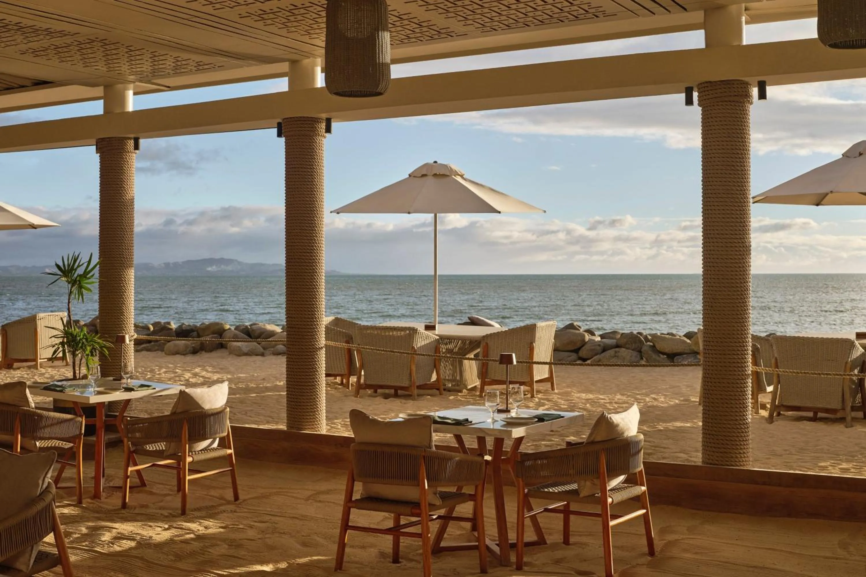 Lounge or bar in Sheraton Fiji Golf & Beach Resort