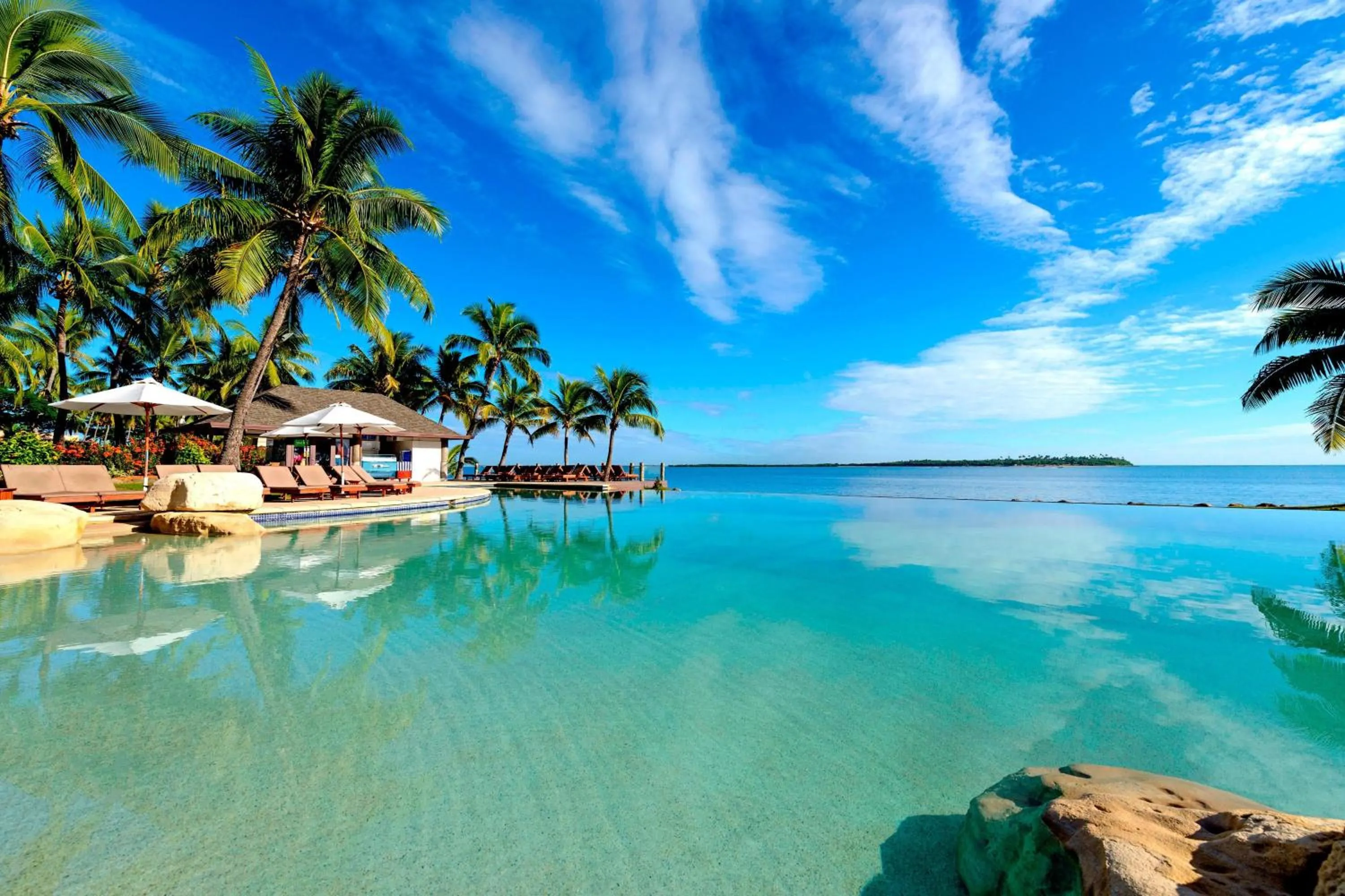 Swimming pool in Sheraton Denarau Villas