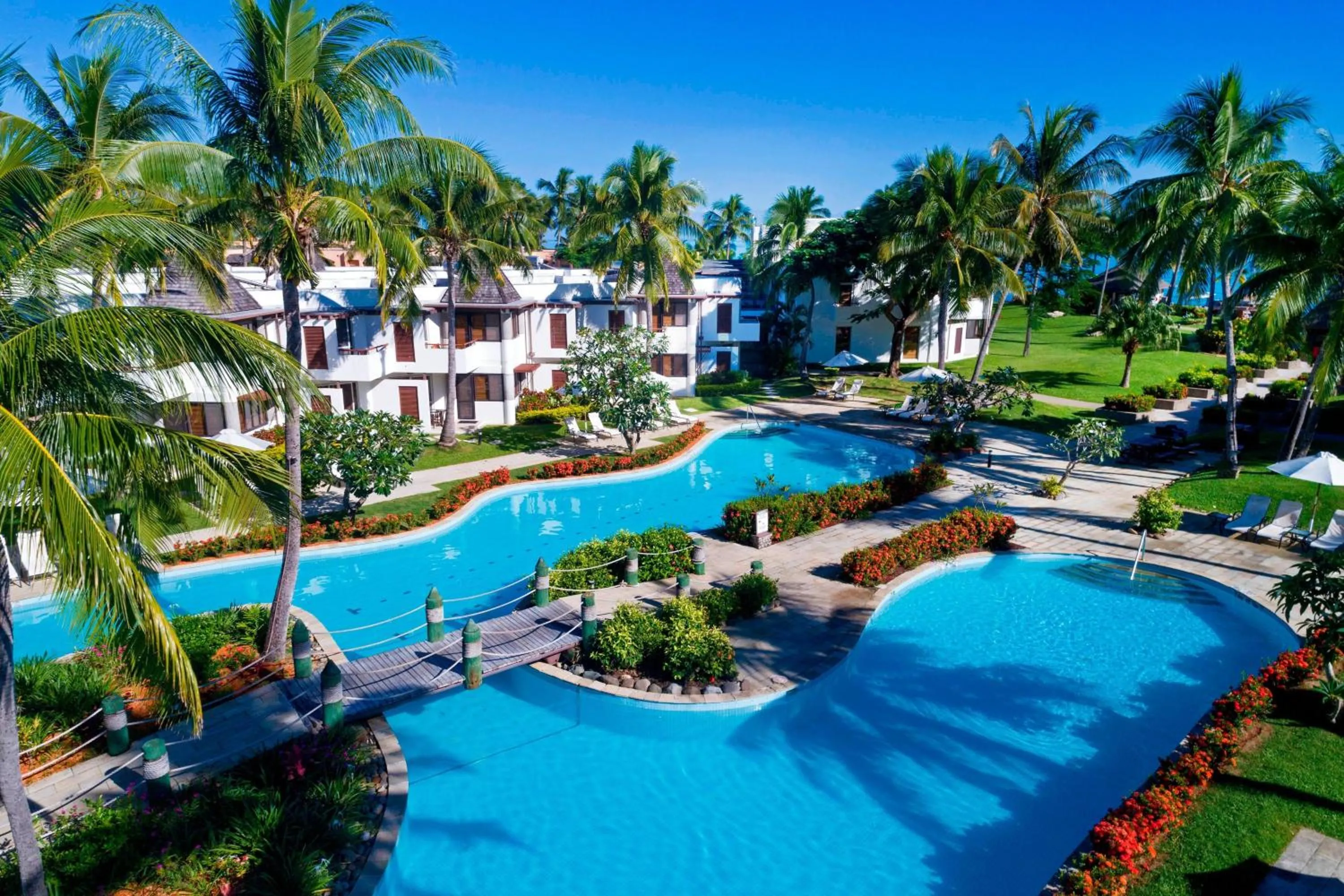 Swimming pool in Sheraton Denarau Villas