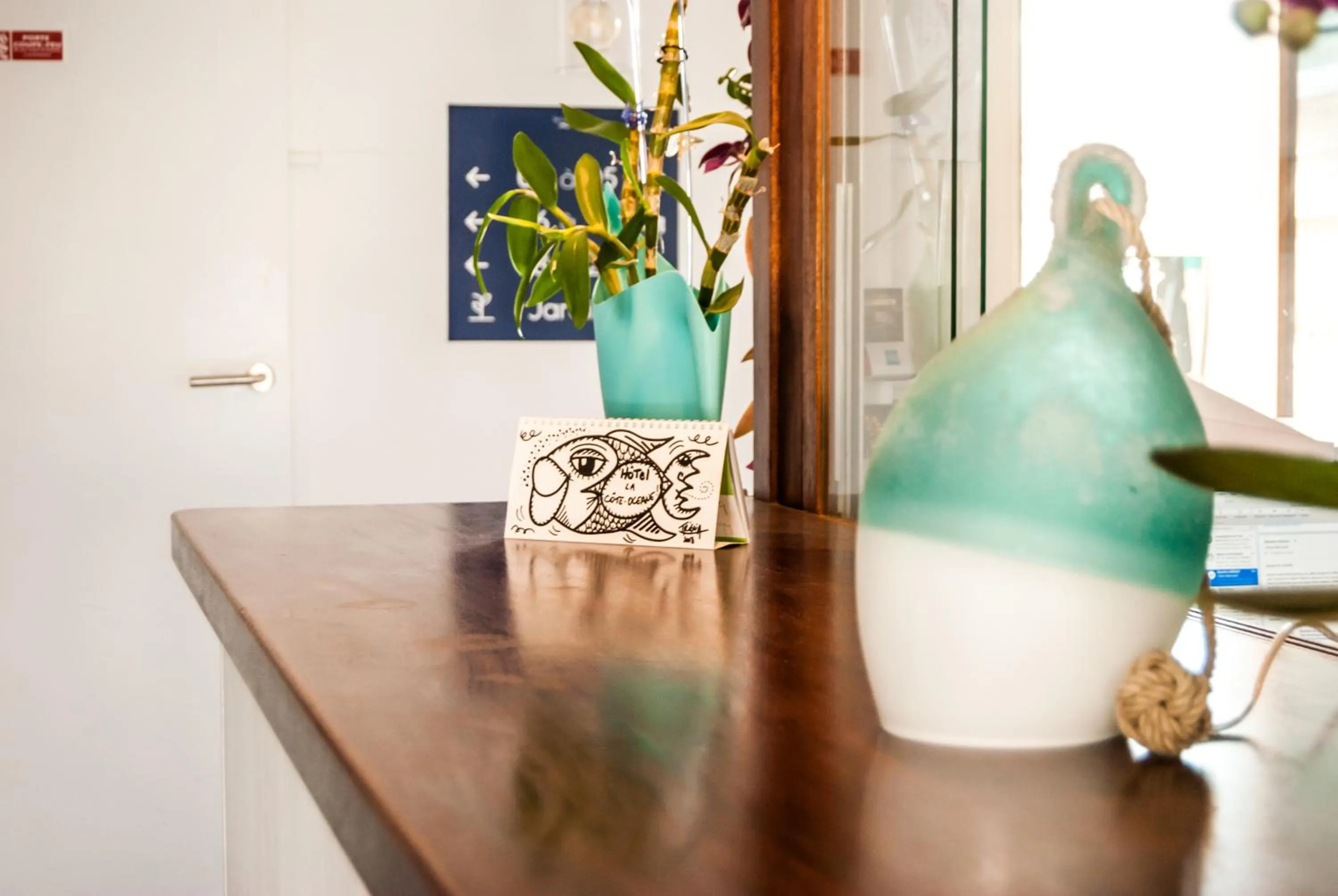 Decorative detail in Hotel La Cote Oceane- Bureau- 250 m plage