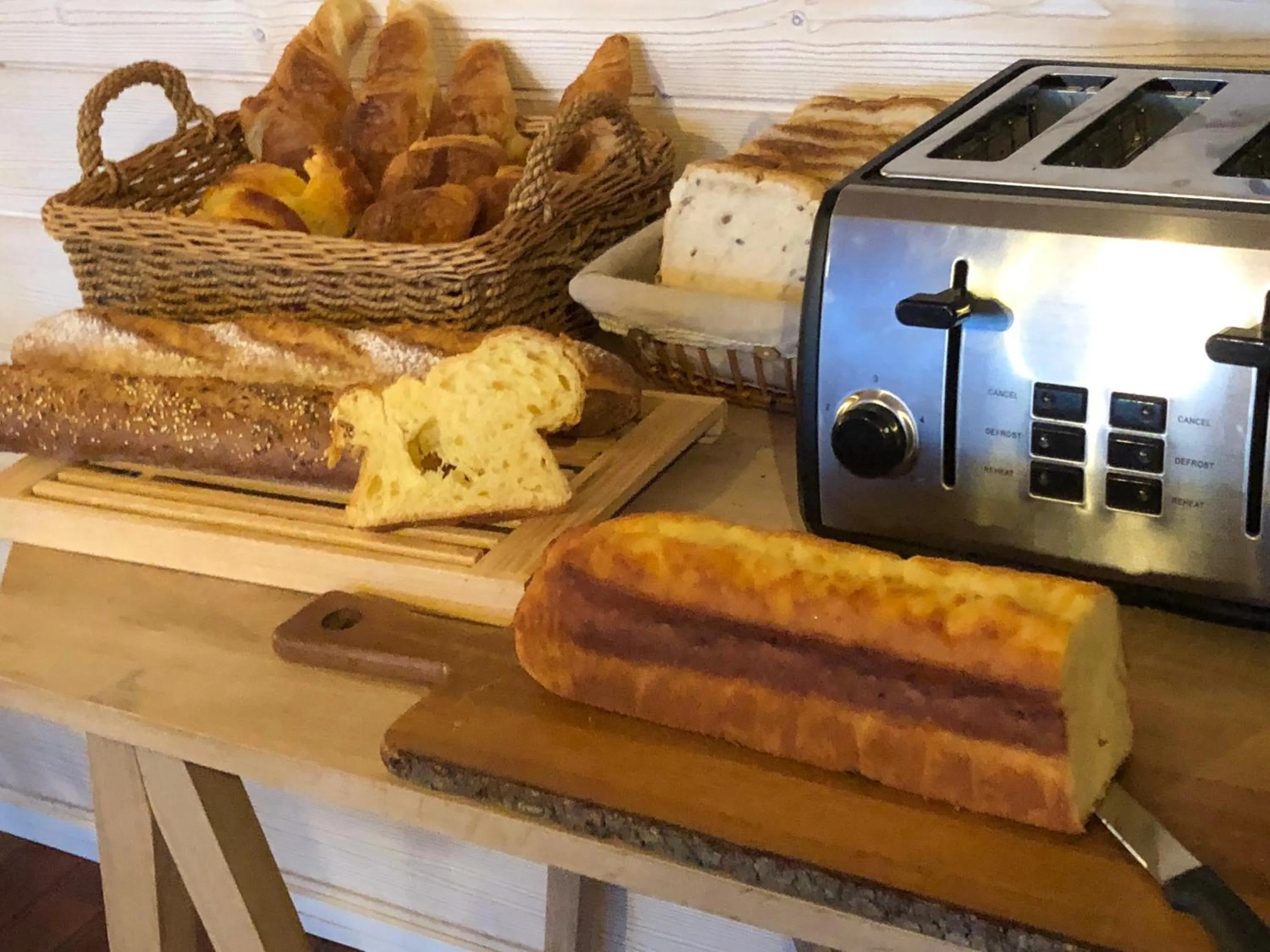 Breakfast in Hotel La Cote Oceane- Bureau- 250 m plage