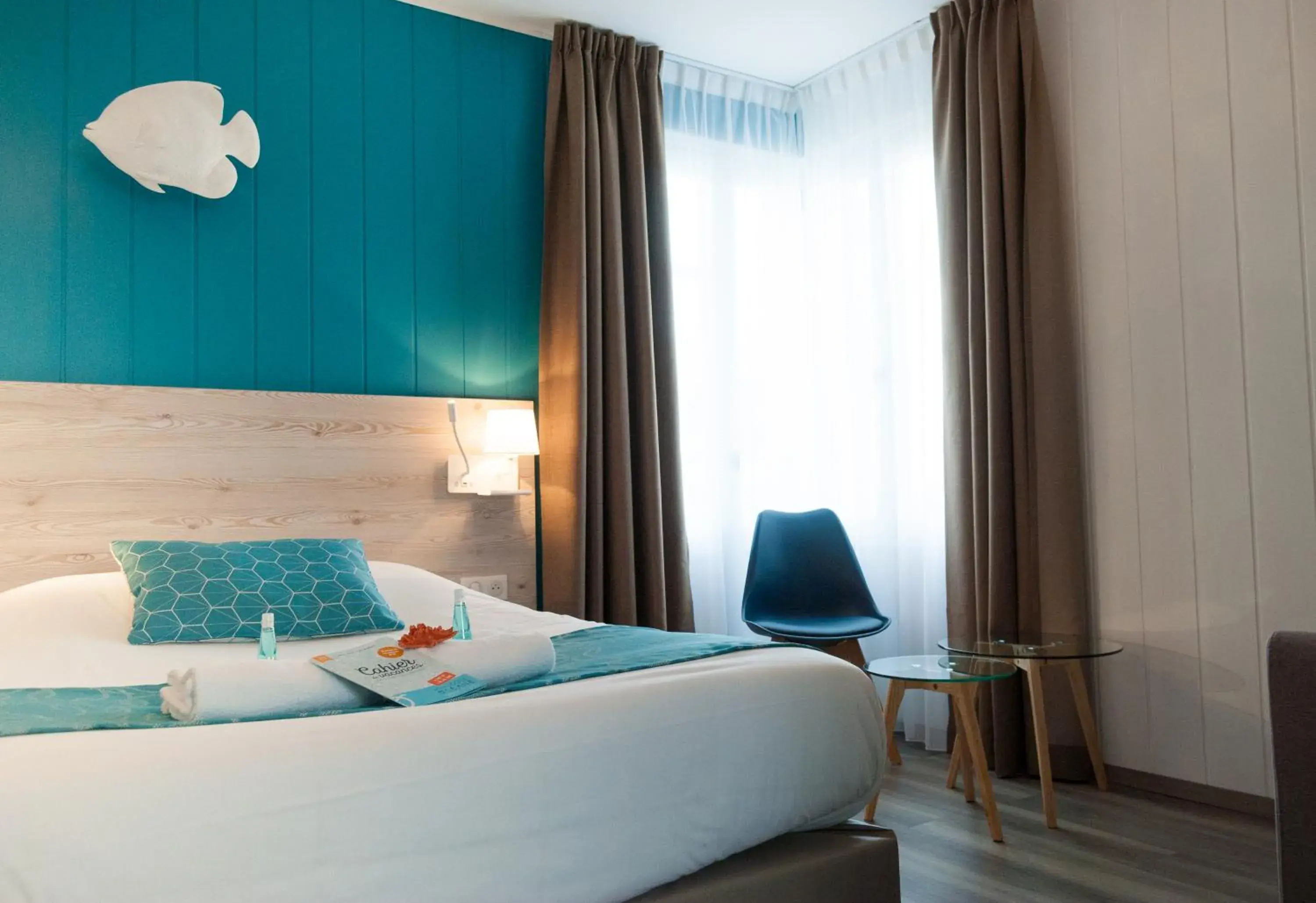 Bed in Hotel La Cote Oceane- Bureau- 250 m plage Bed in Hotel La Cote Oceane- Bureau- 250 m plage