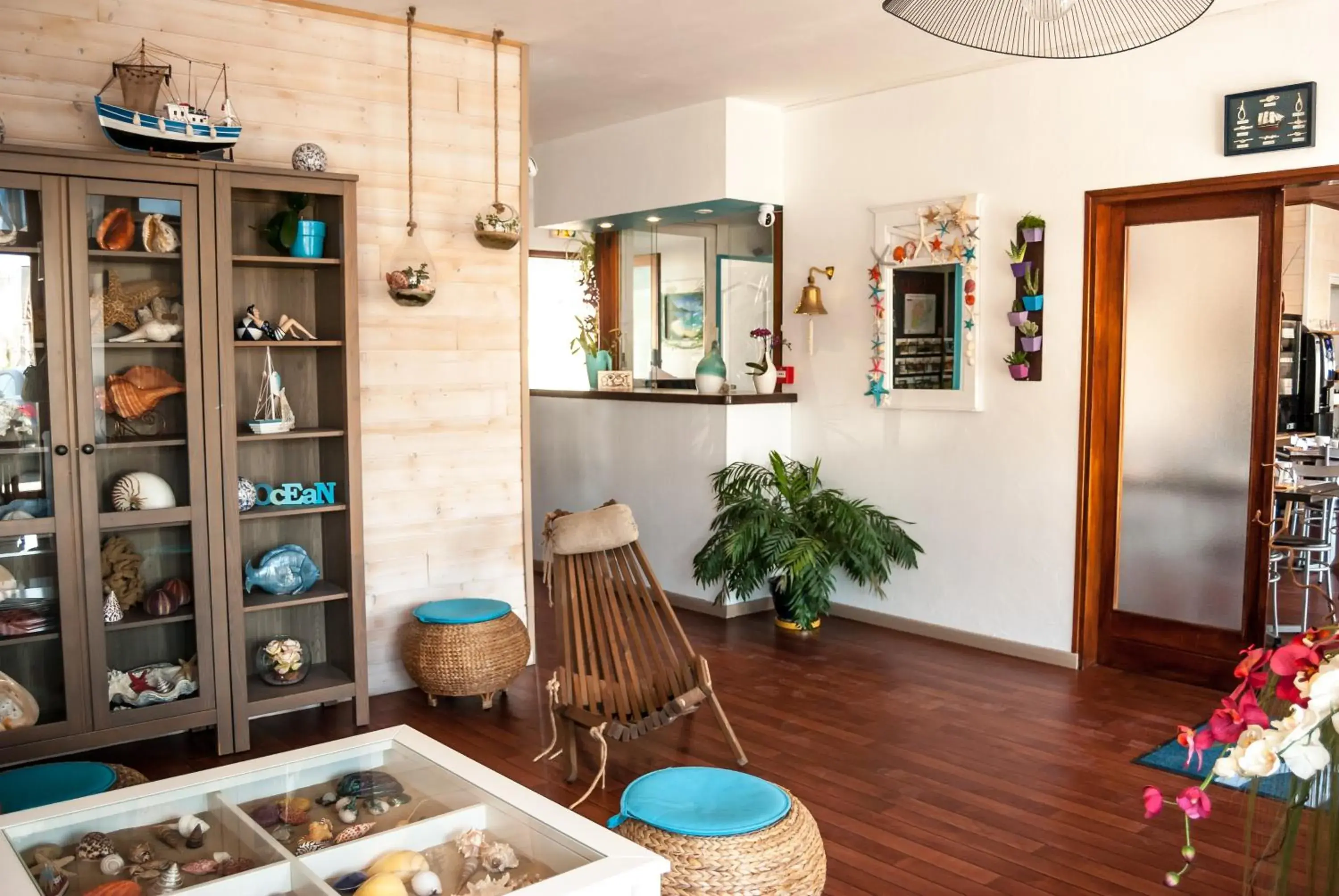 Lobby or reception in Hotel La Cote Oceane- Bureau- 250 m plage Lobby or reception in Hotel La Cote Oceane- Bureau- 250 m plage