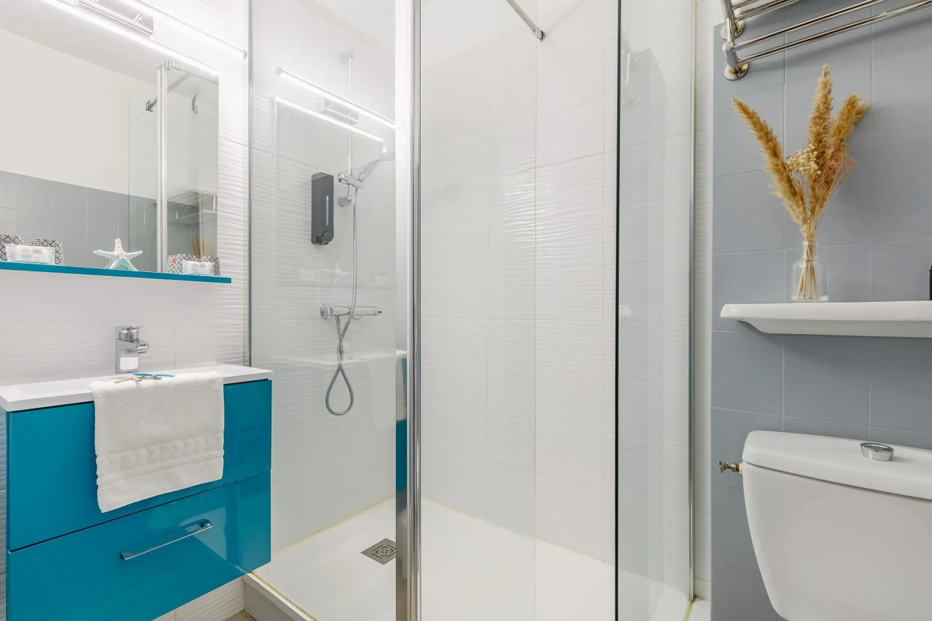 Bathroom in Hotel La Cote Oceane - Saint Jean de Monts