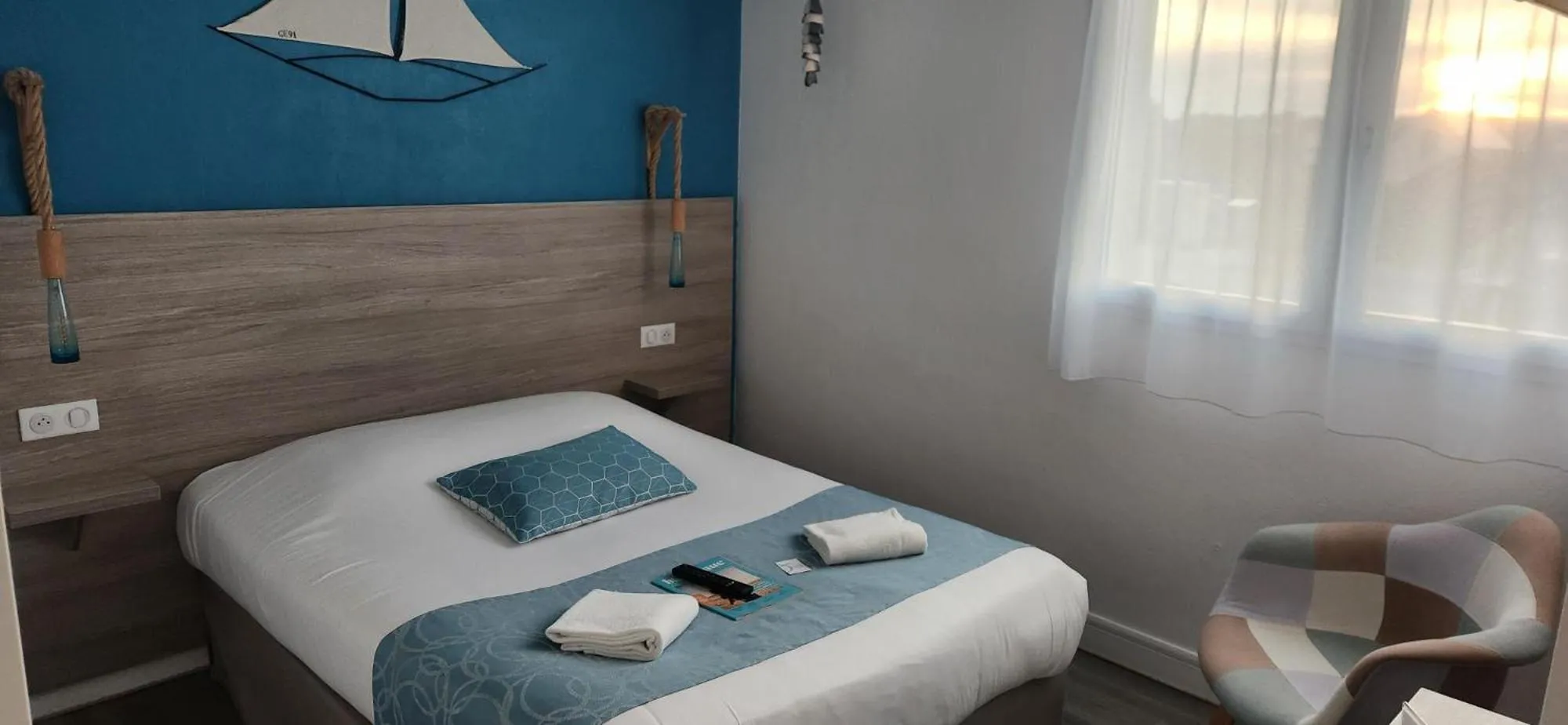 Property building, Bed in Hotel La Cote Oceane - Saint Jean de Monts