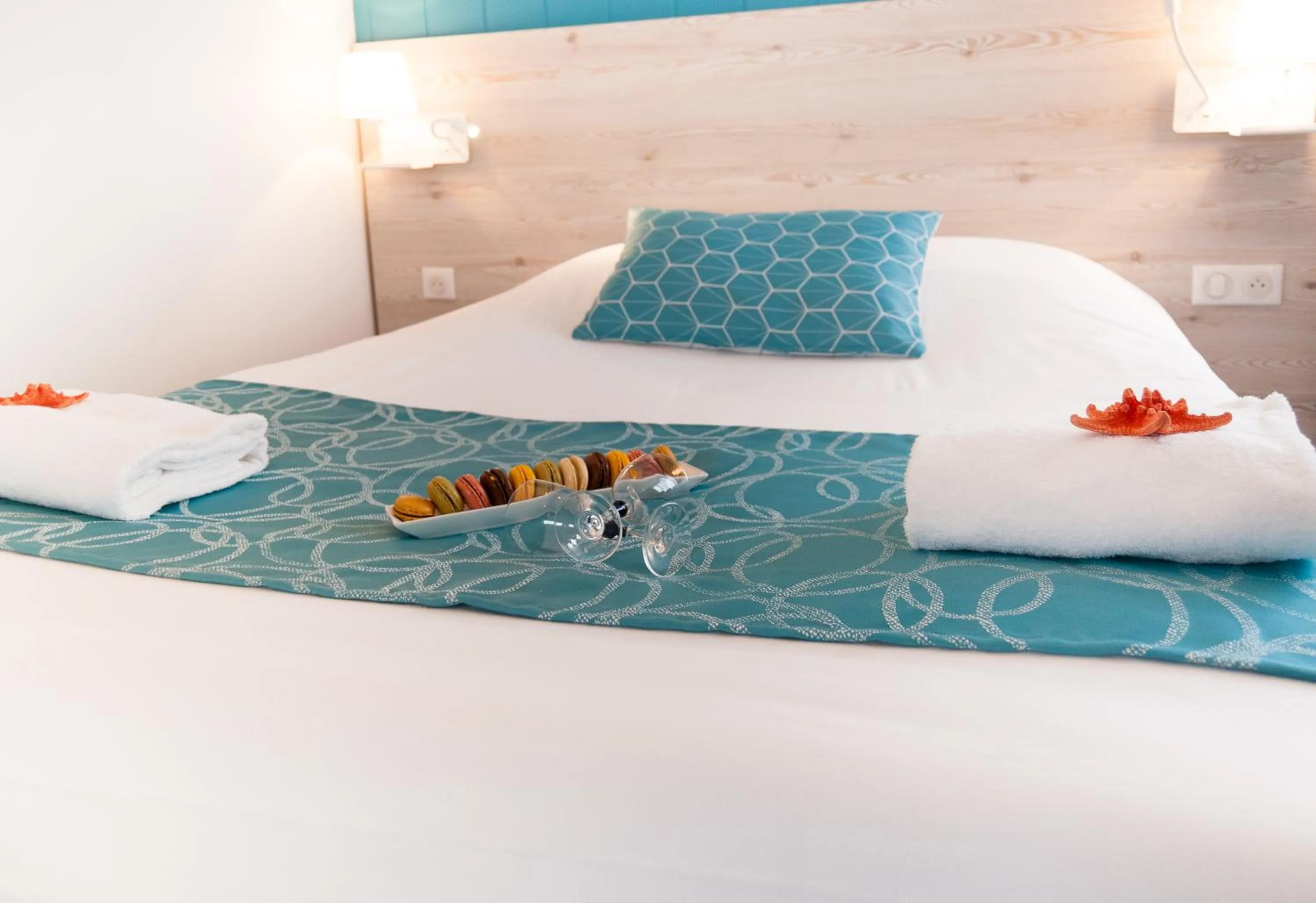 Bed in Hotel La Cote Oceane- Bureau- 250 m plage
