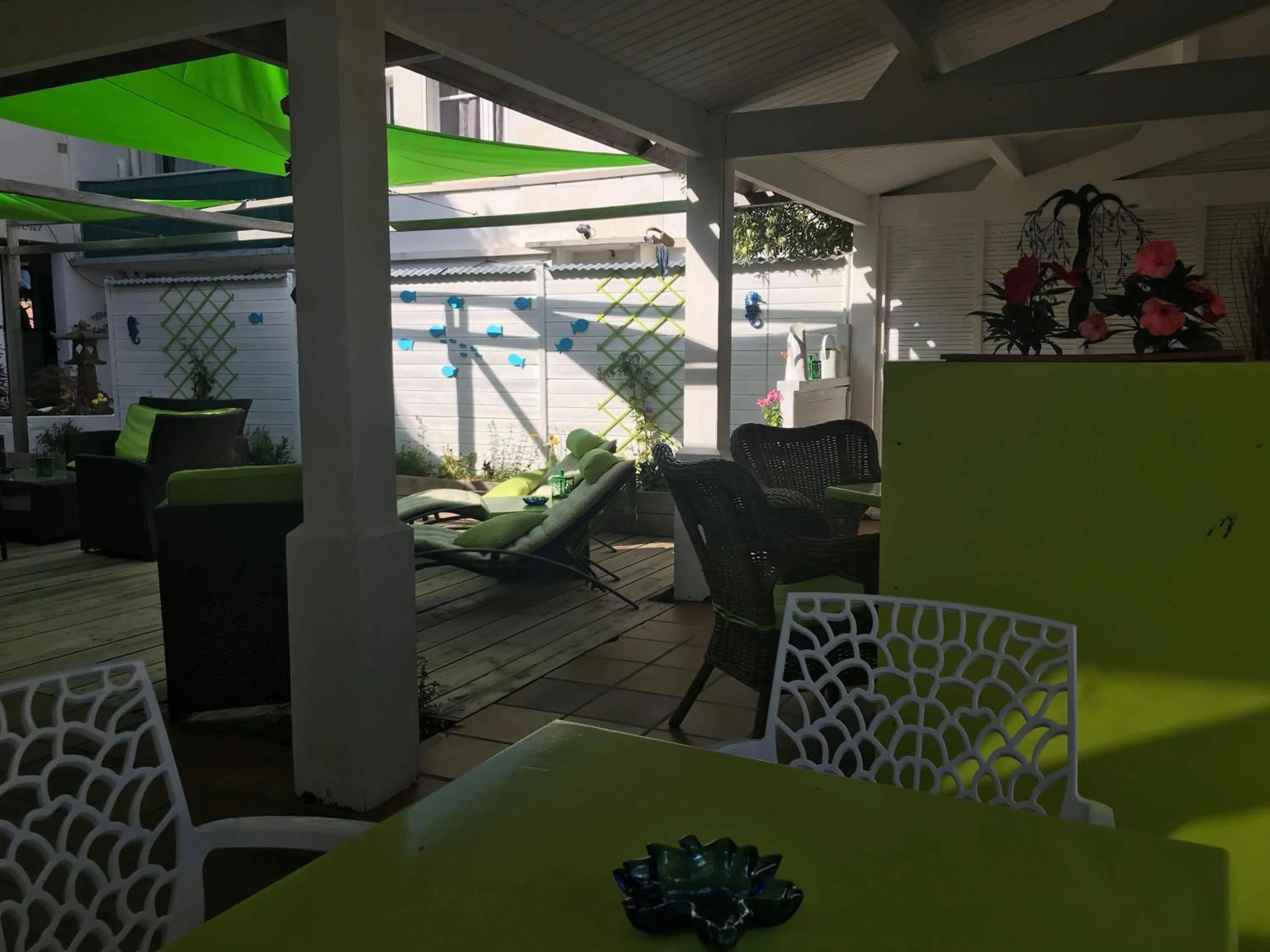 Patio in Hotel La Cote Oceane- Bureau- 250 m plage