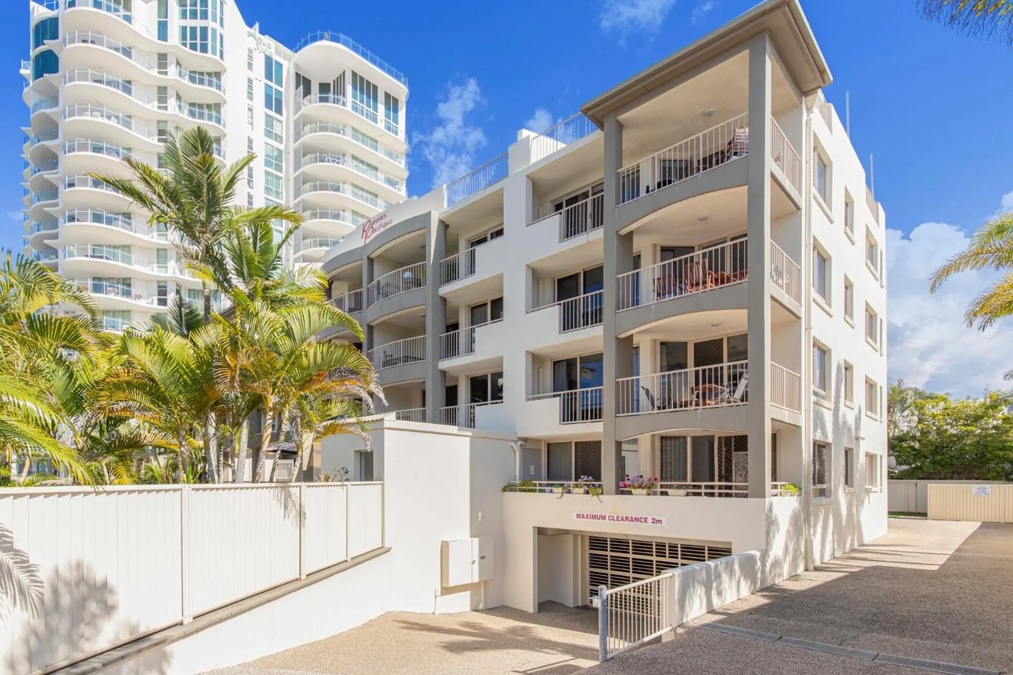 Property building in Paradis Pacifique