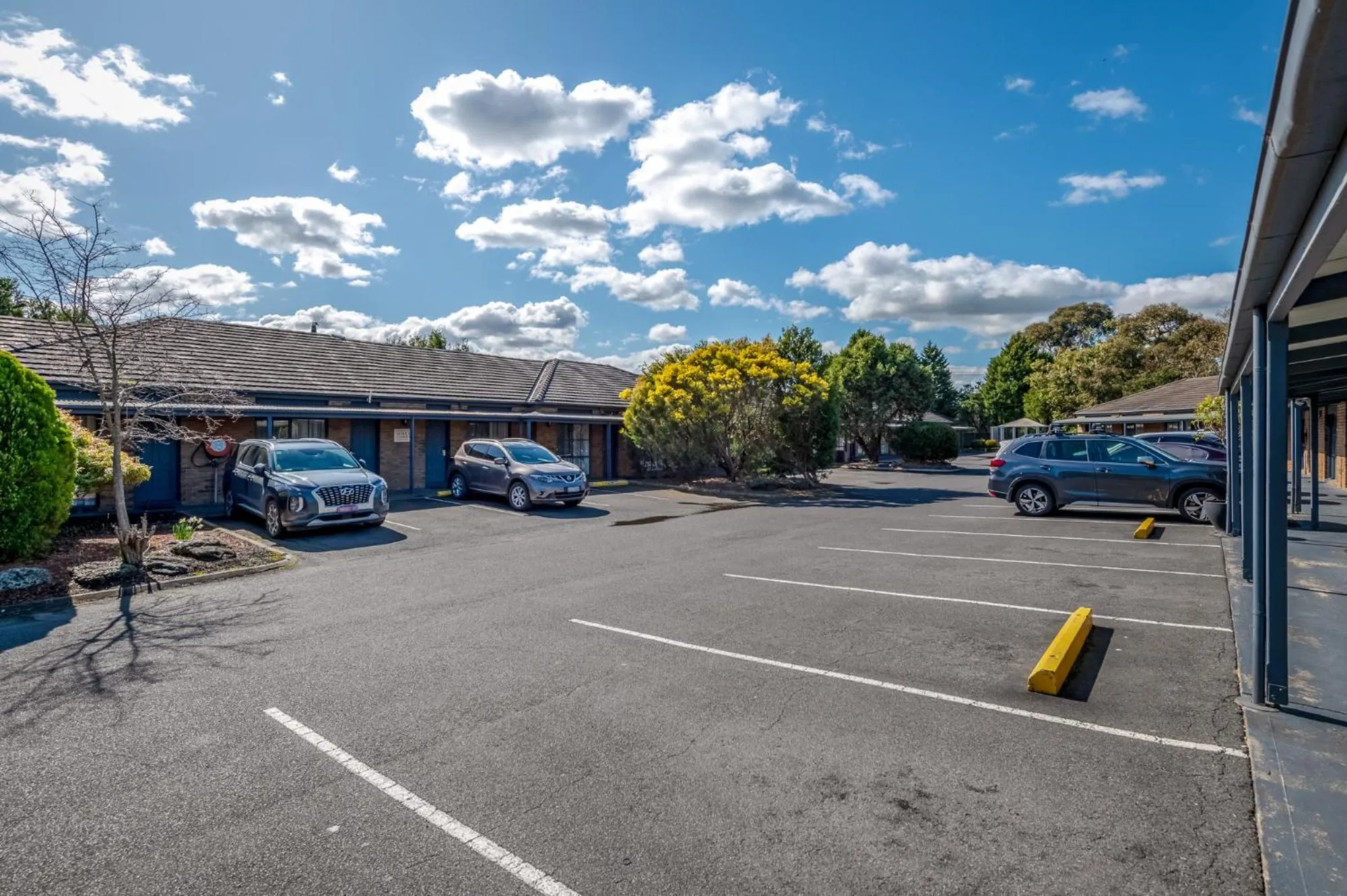 Parking in Rowville International Hotel