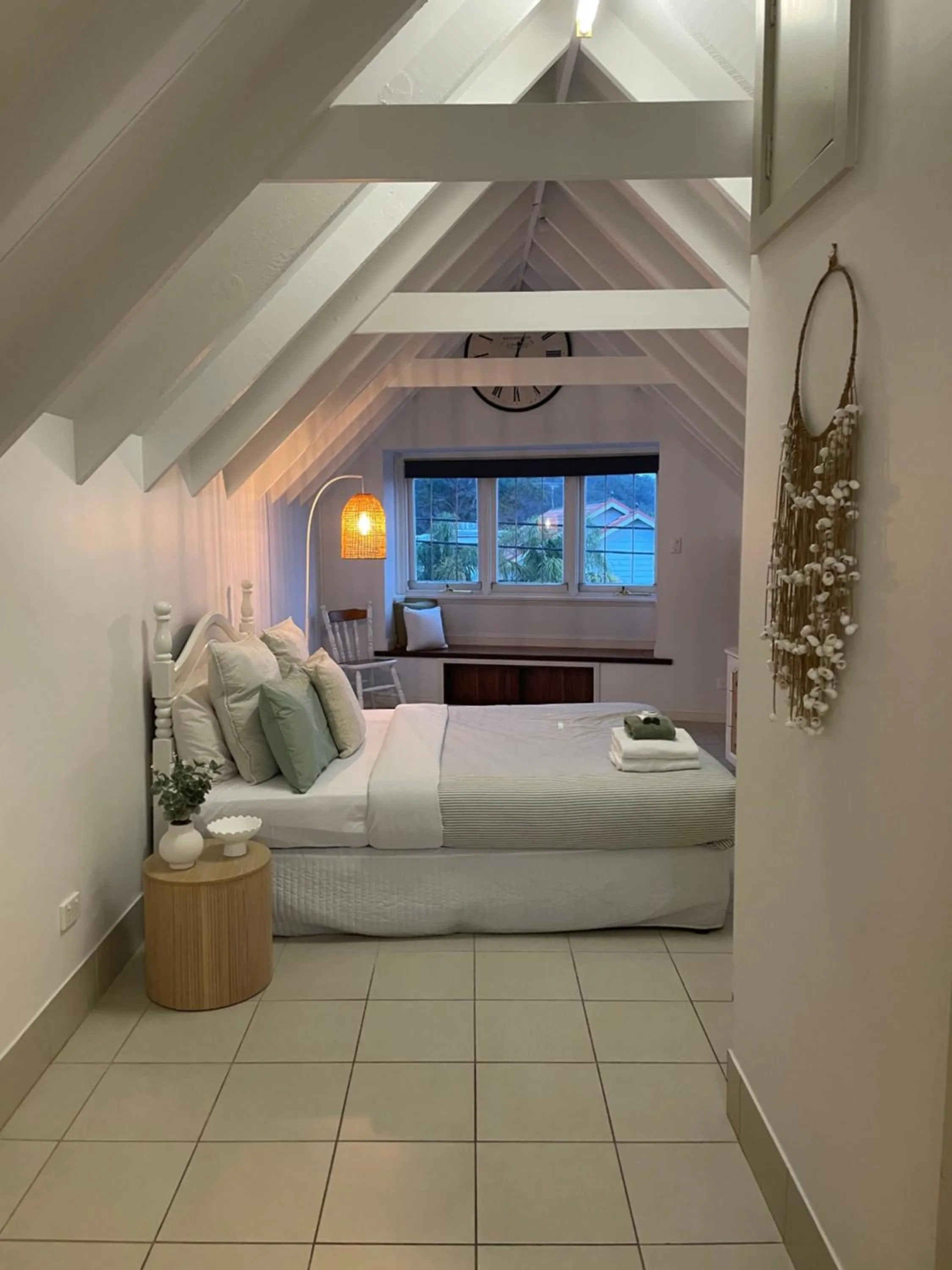 Bed in Ettalong Beach Tourist Resort