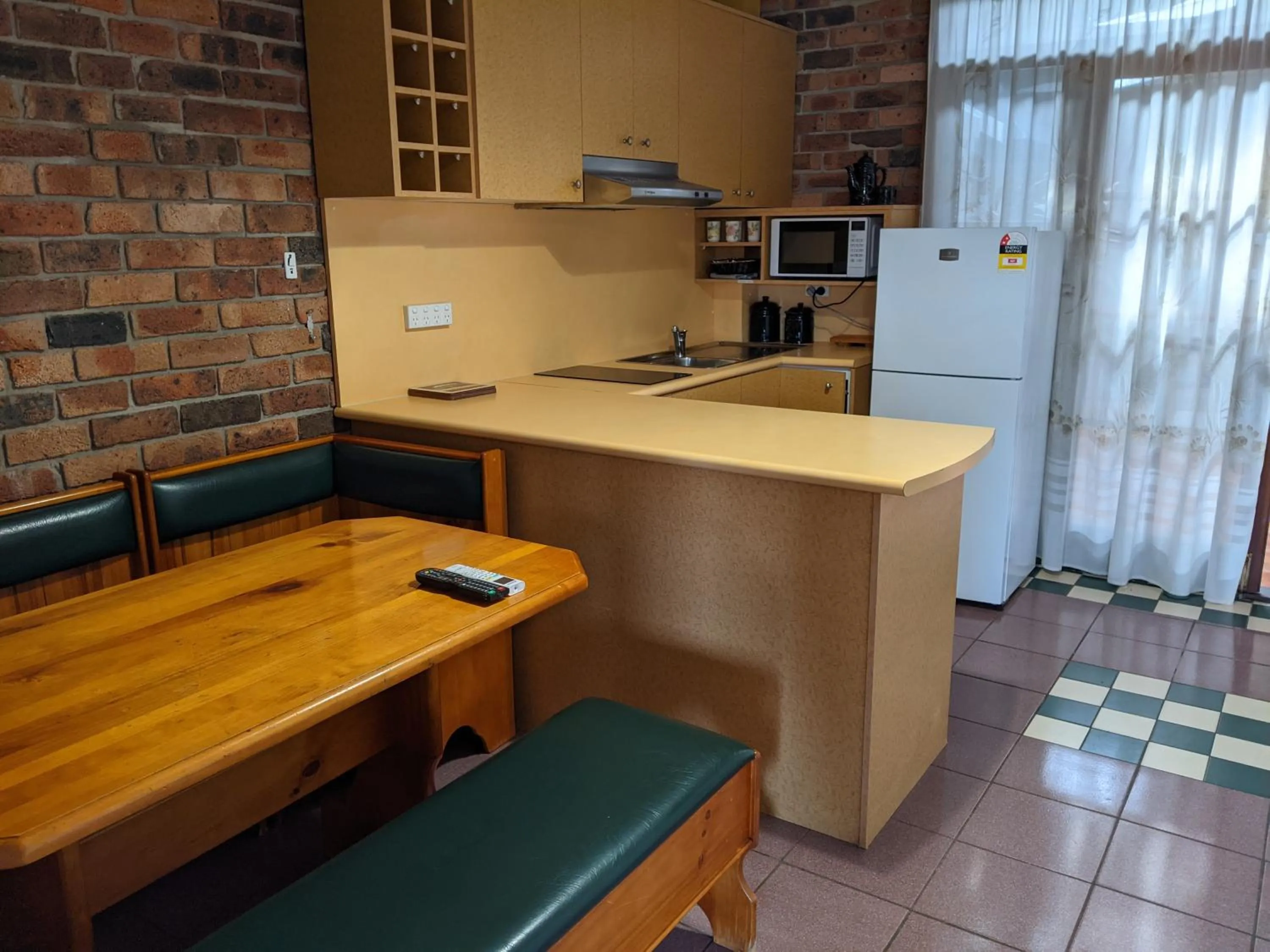 Kitchen or kitchenette in Ettalong Beach Tourist Resort