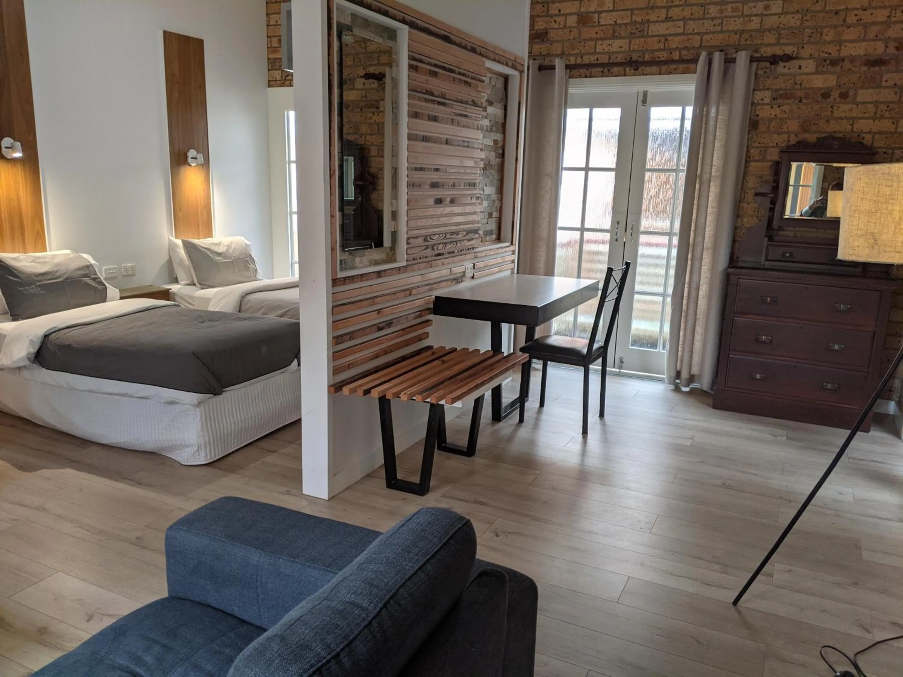 Bed in Ettalong Beach Tourist Resort